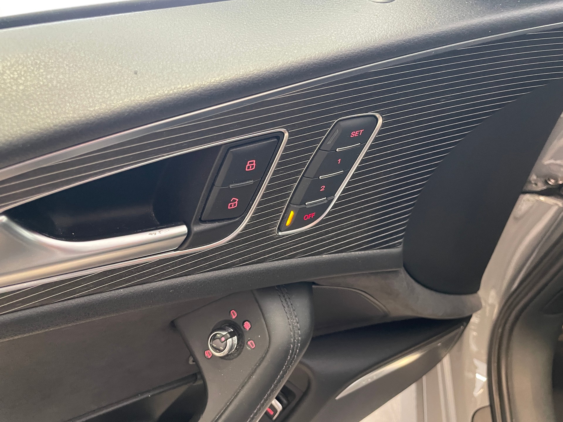 AUDI A6 Avant 3.0 BiTDI V6 qu. competition tiptronic-image-13