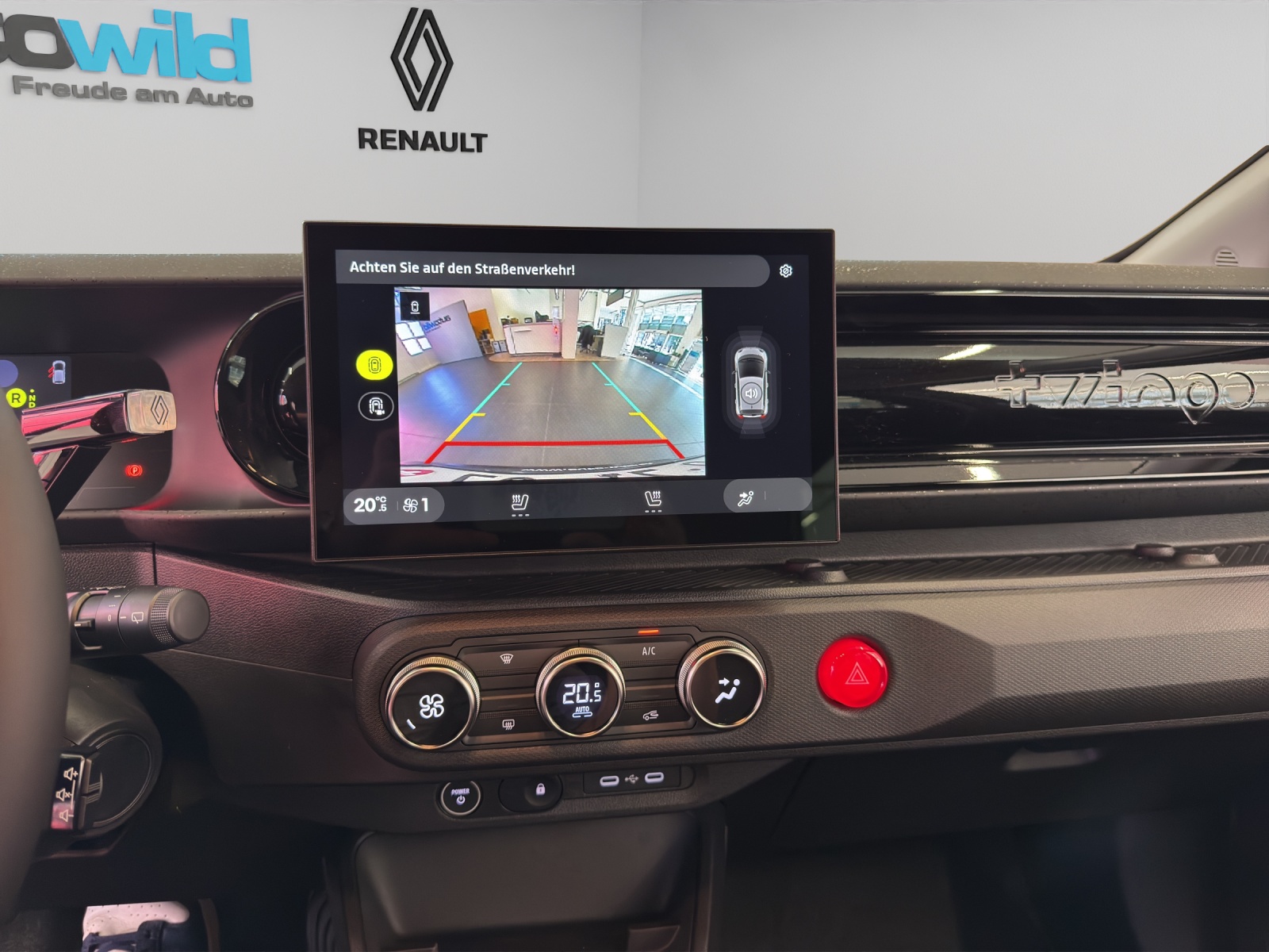 RENAULT Twingo E-Tech Urban Range Techno-image-8