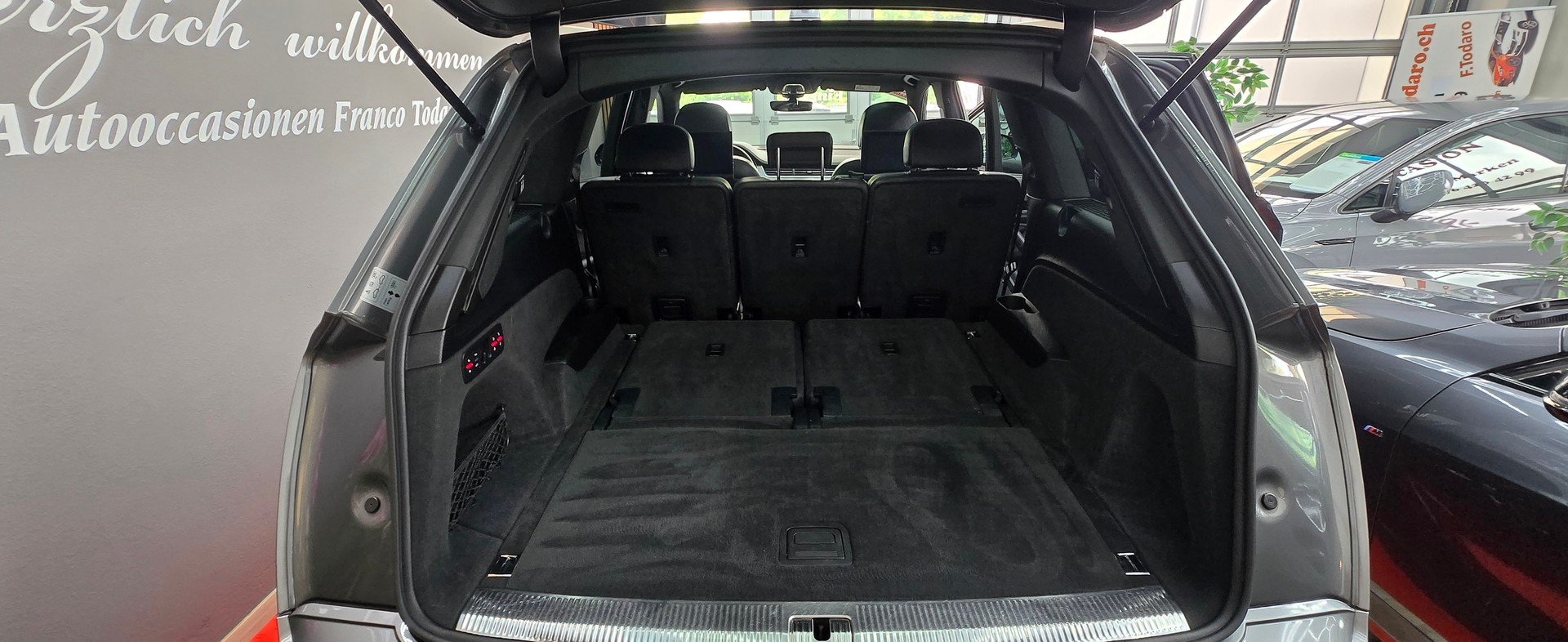 AUDI Q7 3.0 TDI quattro tiptronic S line-image-19
