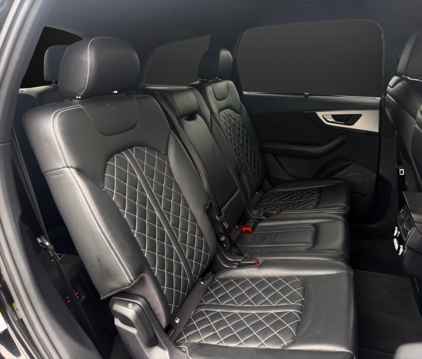 AUDI SQ7 4.0 TDI quattro tiptronic mit 435 PS * 7-Plätzer *-image-14