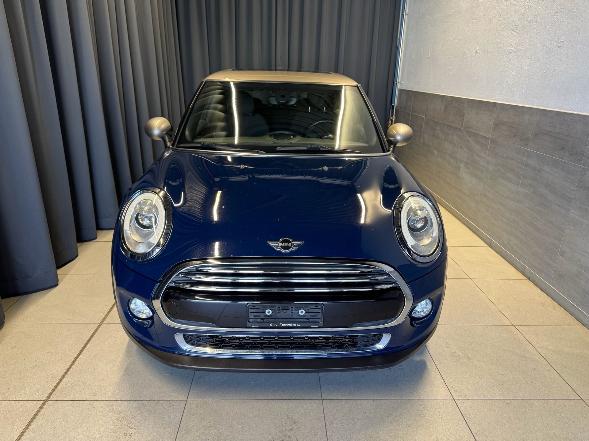 MINI Cooper Steptronic-showroom-element-1