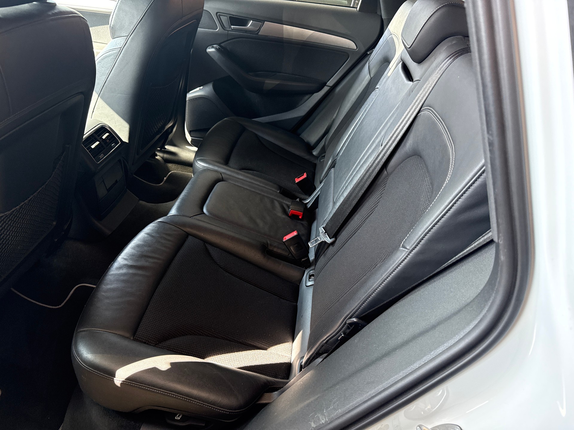 AUDI Q5 2.0 TDI quattro S-tronic S-Line-image-5