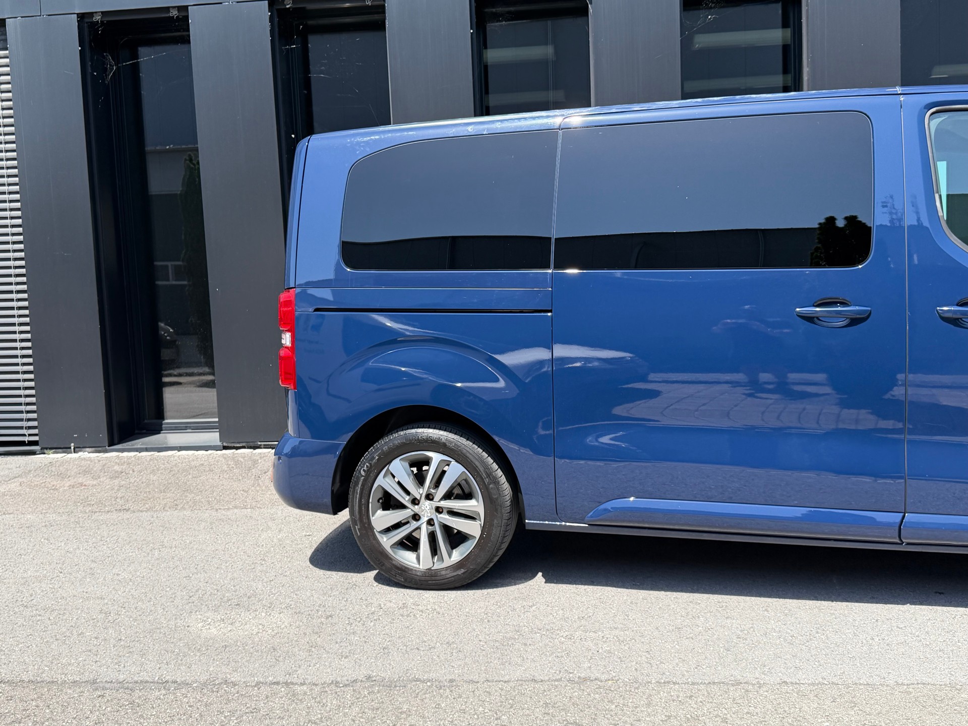 PEUGEOT Traveller 1.6 BlueHDi Active ♦️NEUER DPF*Ab MFK & Service♦️-image-13