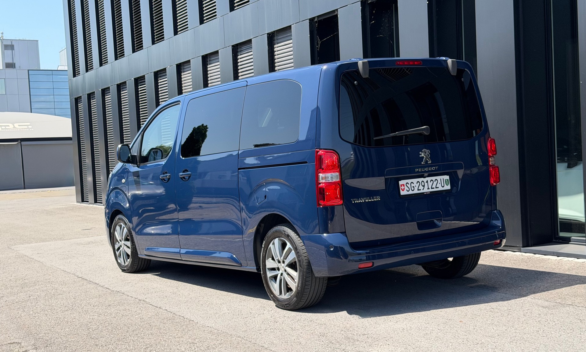 PEUGEOT Traveller 1.6 BlueHDi Active ♦️NEUER DPF*Ab MFK & Service♦️-showroom-element-1