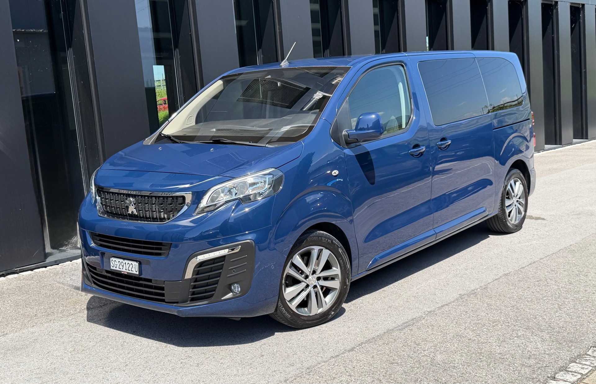 PEUGEOT Traveller 1.6 BlueHDi Active ♦️NEUER DPF*Ab MFK & Service♦️