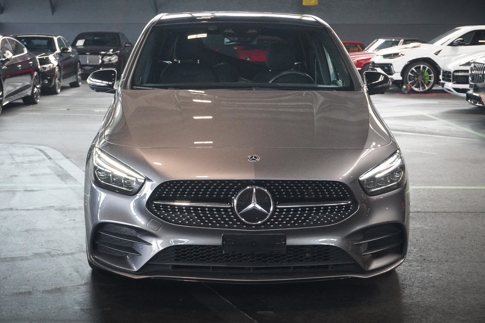 MERCEDES-BENZ B 220 4Matic AMG Line 7G-DCT-image-9