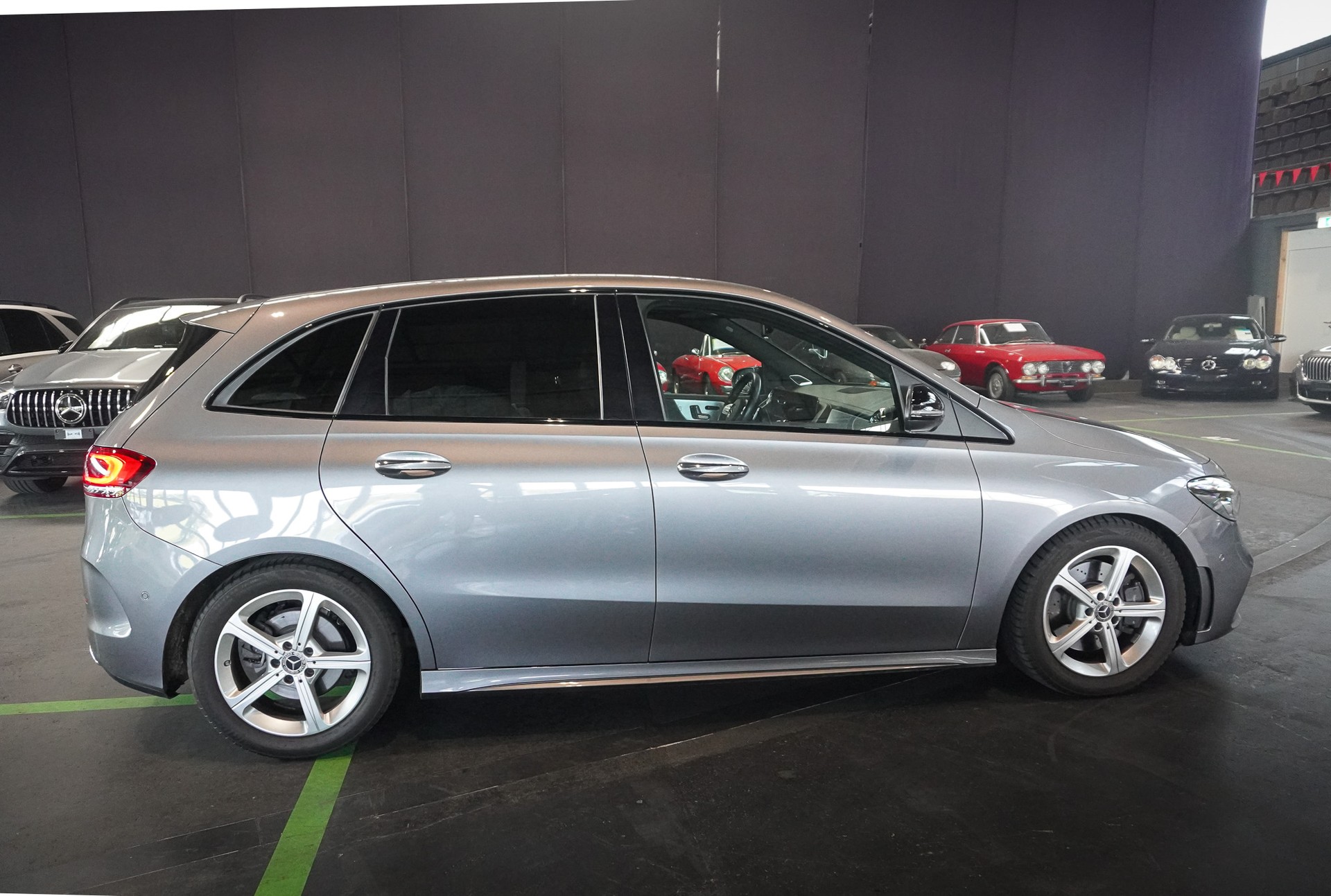 MERCEDES-BENZ B 220 4Matic AMG Line 7G-DCT-image-6