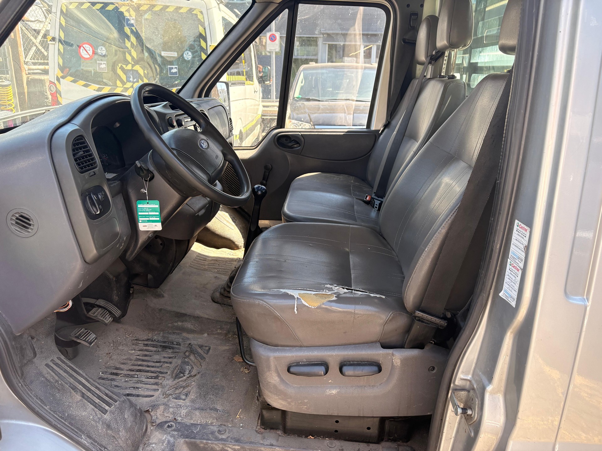 FORD Transit 2.0TD 330 M-image-5