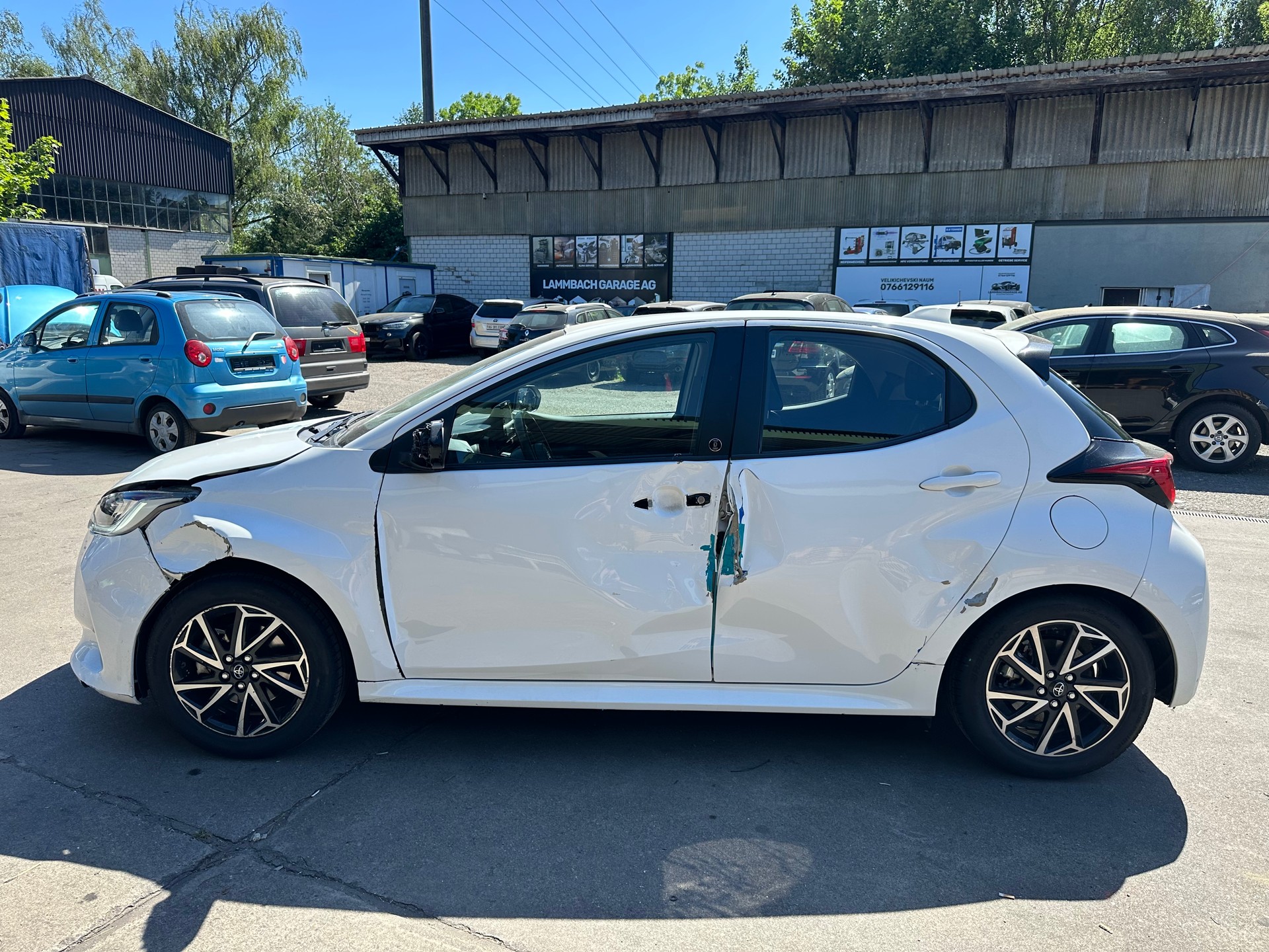 TOYOTA Yaris 1.5 Active e-CVT-image-6