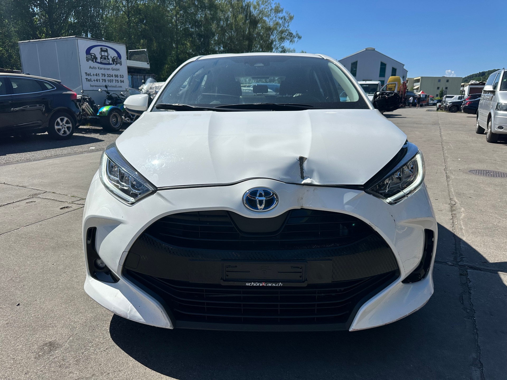 TOYOTA Yaris 1.5 Active e-CVT