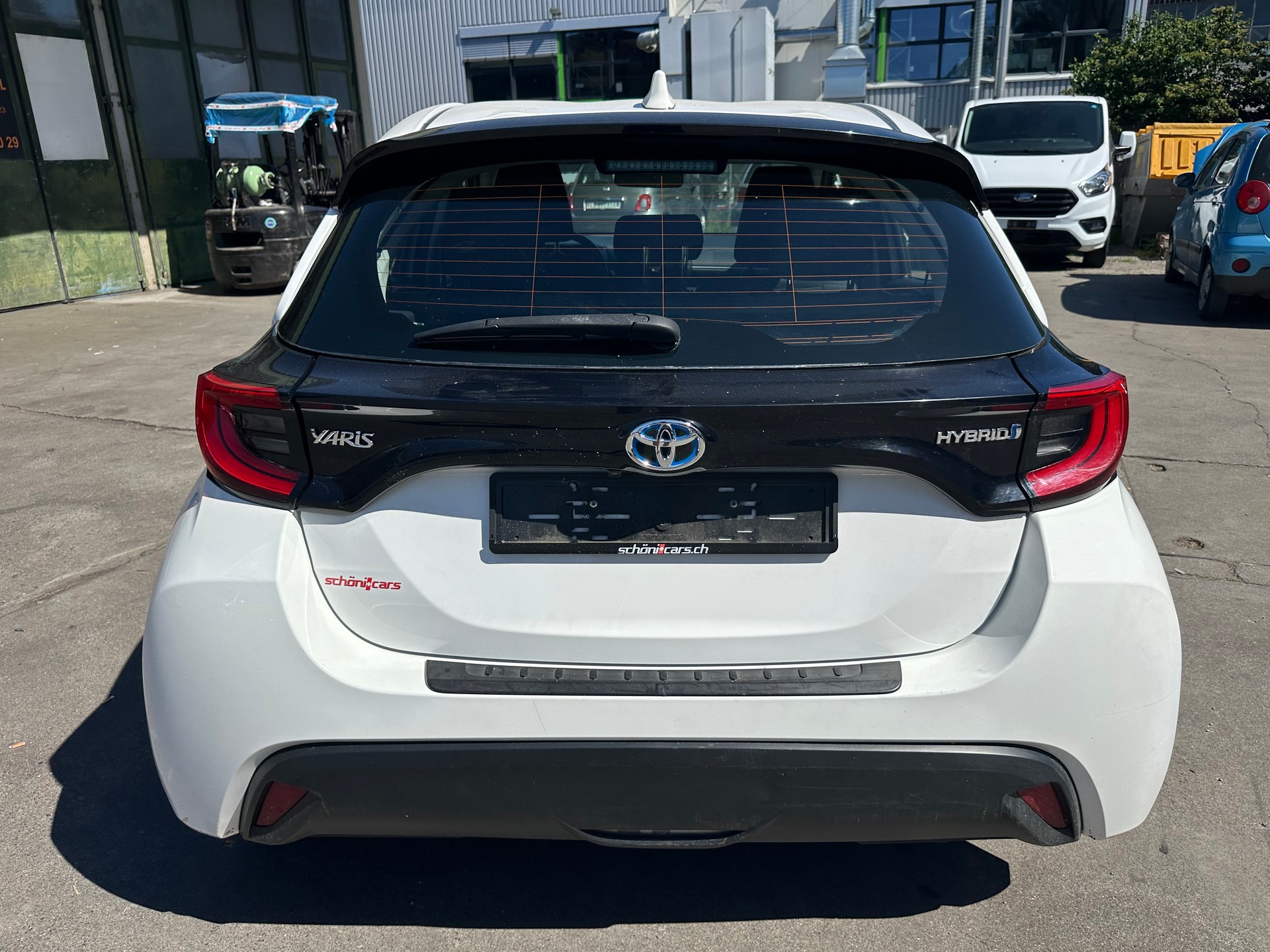 TOYOTA Yaris 1.5 Active e-CVT-image-2