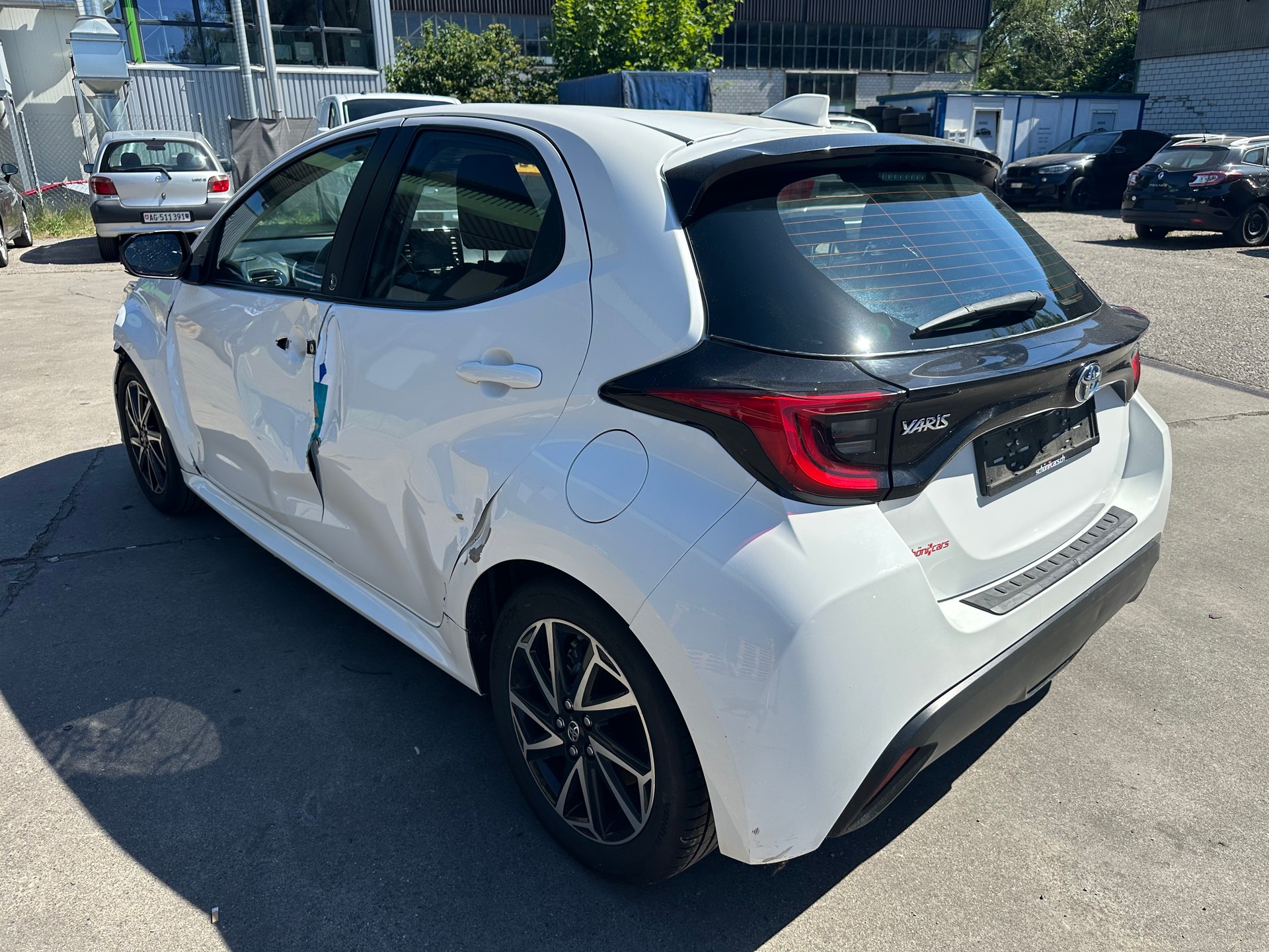 TOYOTA Yaris 1.5 Active e-CVT-image-7