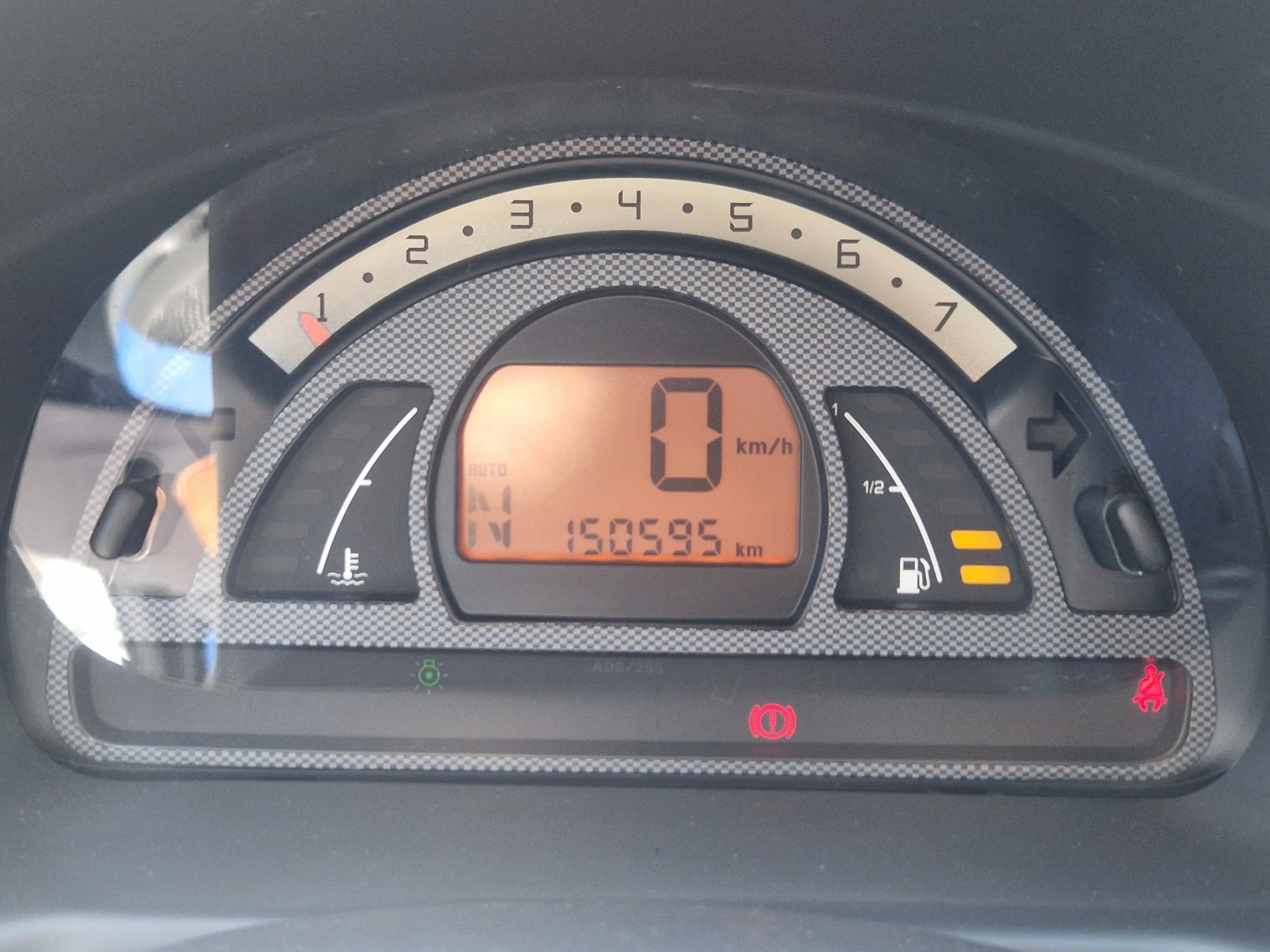 CITROEN C2 1.6i VTR SensoDrive-image-12