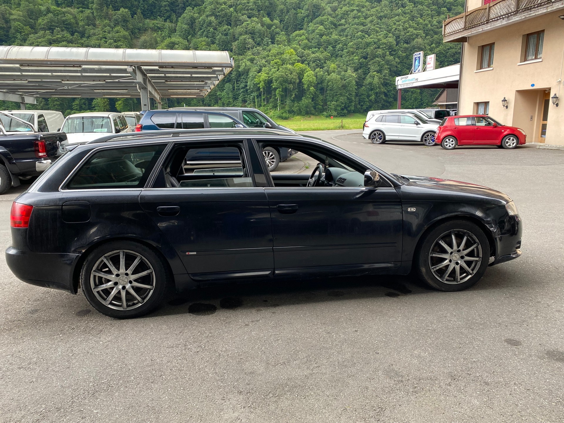 AUDI A4 Avant 2.0 TDI quattro-image-10