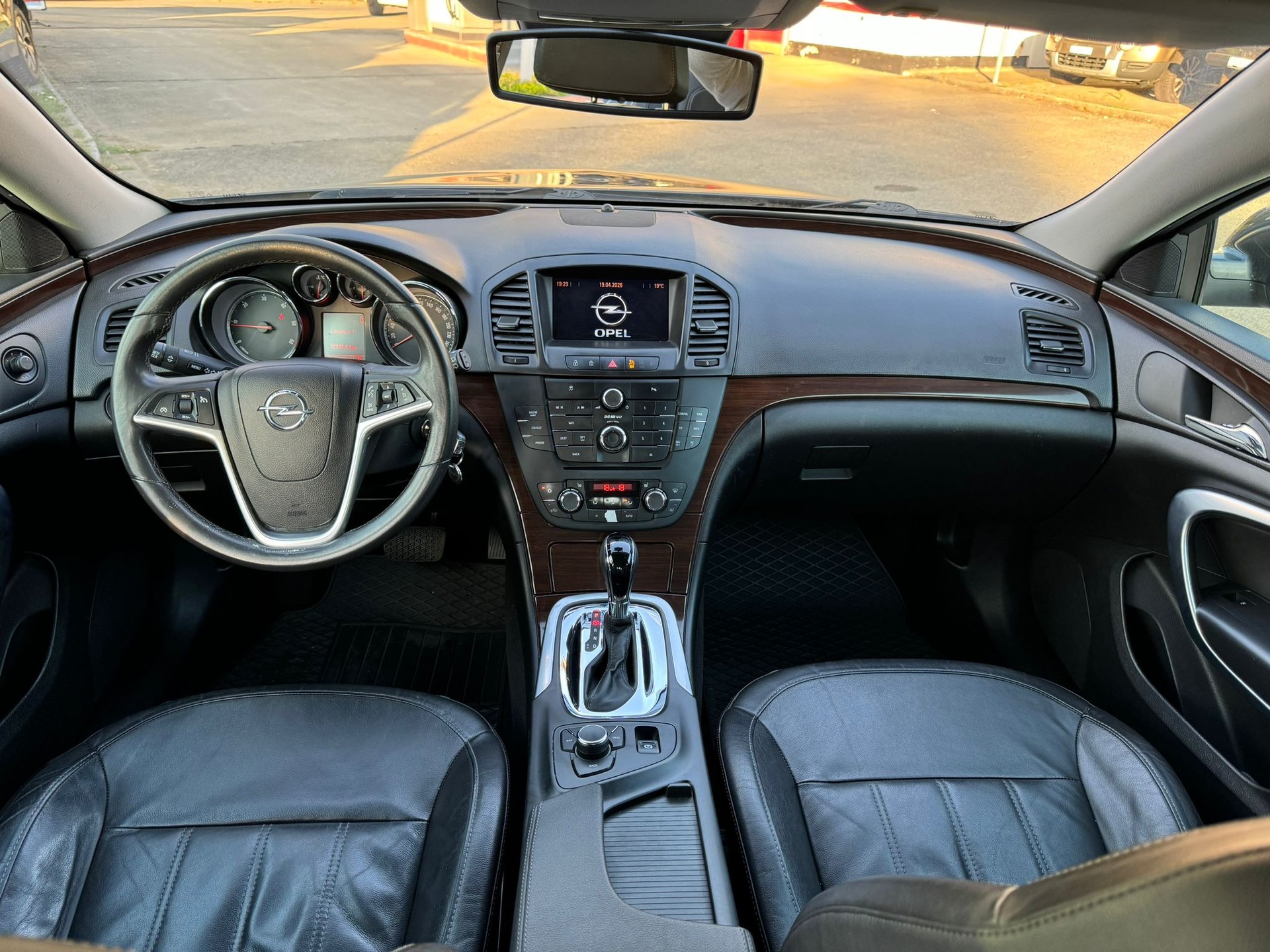OPEL Insignia 2.0 CDTI Edition Automatic-image-8