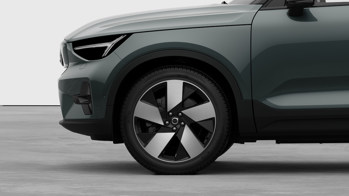 VOLVO EX40 82kWh Twin Motor AWD Xcentric Edition-image-7