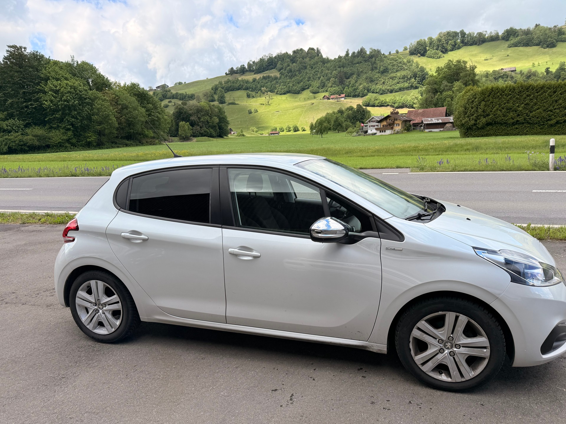 PEUGEOT 208 1.2 PureTech Access-image-14