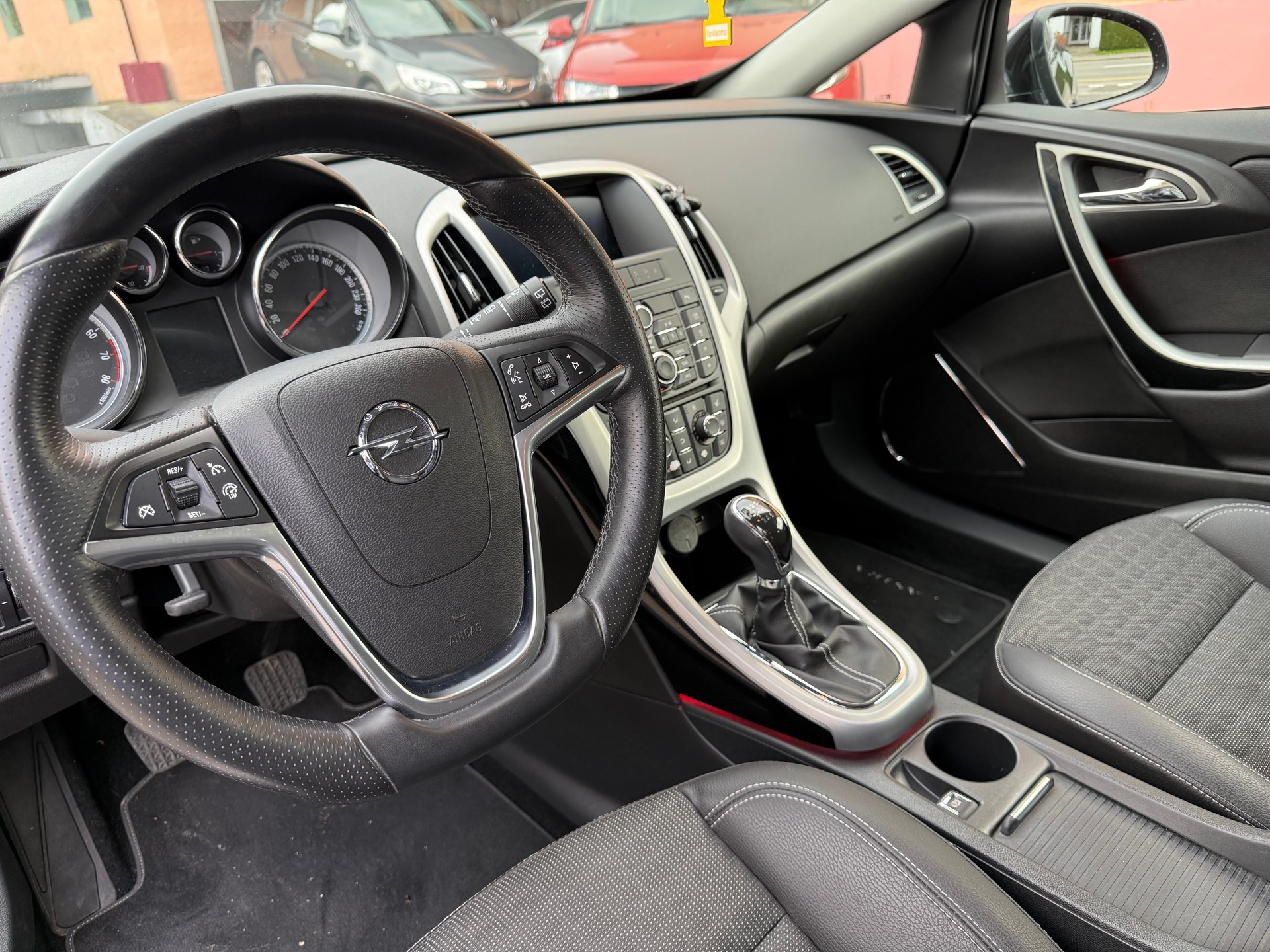 OPEL Astra GTC 1.4i 16V Turbo Sport-image-11