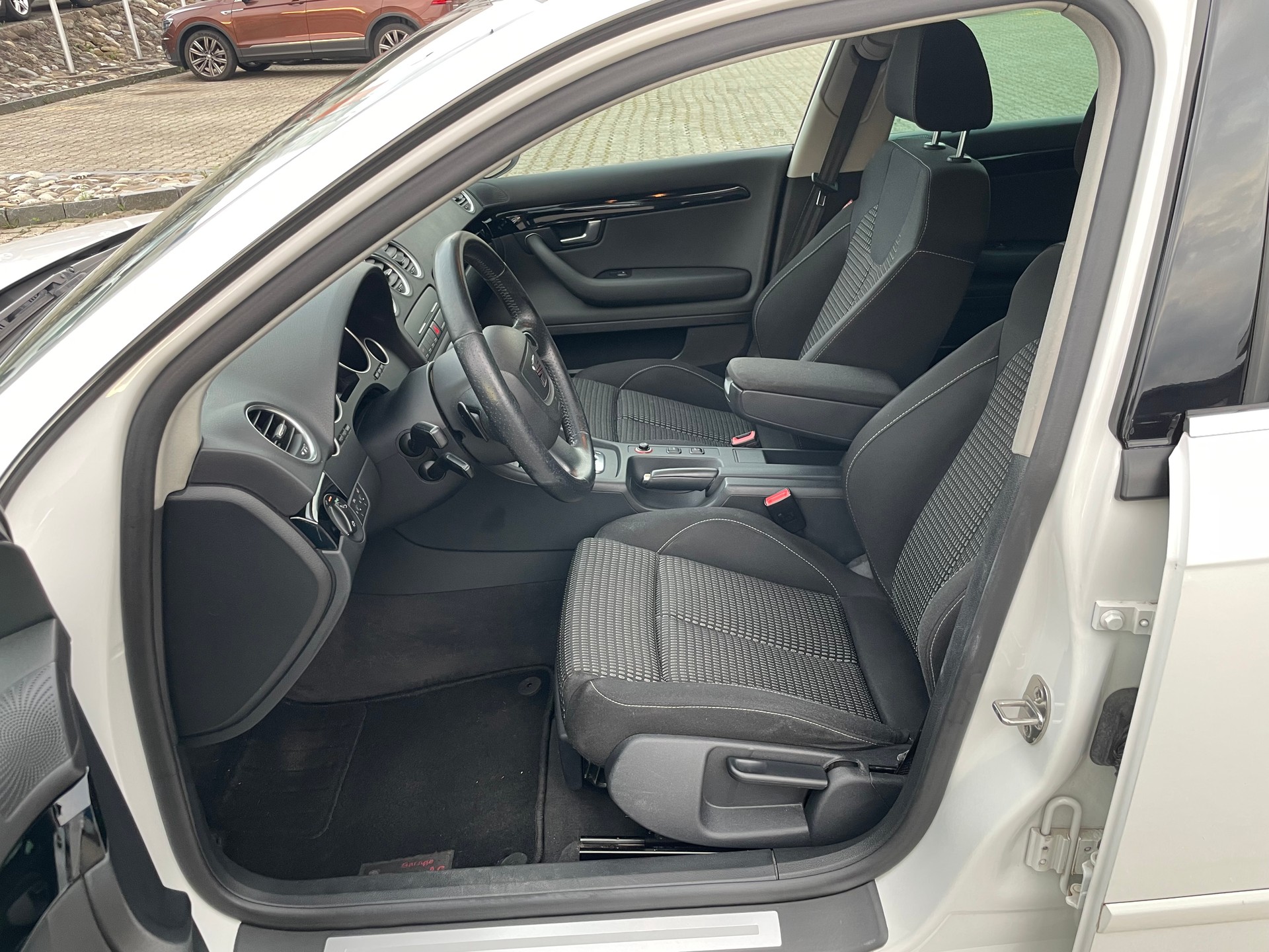 SEAT Exeo ST 2.0 TSI Sport multitronic * neue Bremsen und Reifen *-image-10