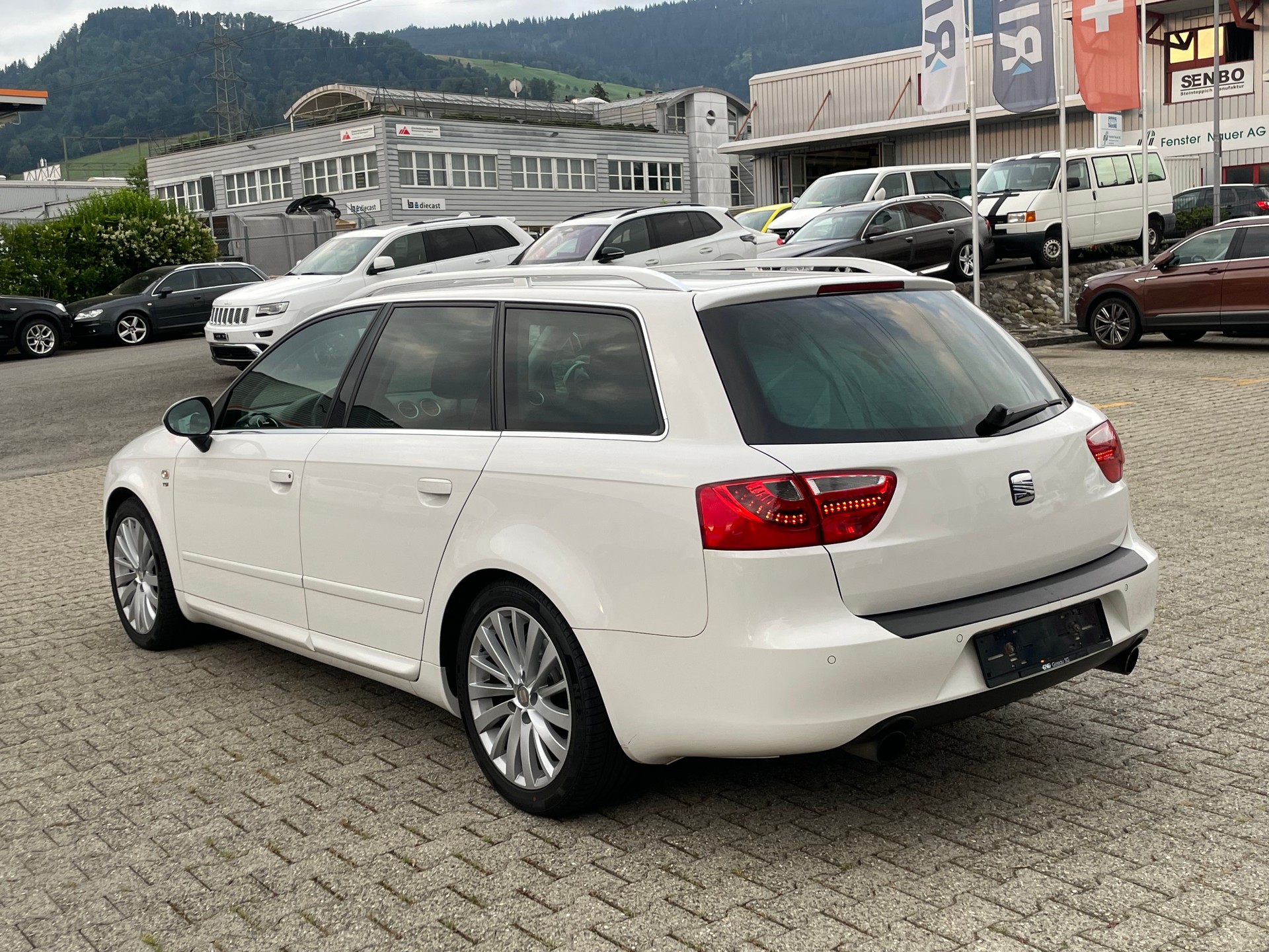 SEAT Exeo ST 2.0 TSI Sport multitronic * neue Bremsen und Reifen *-image-3