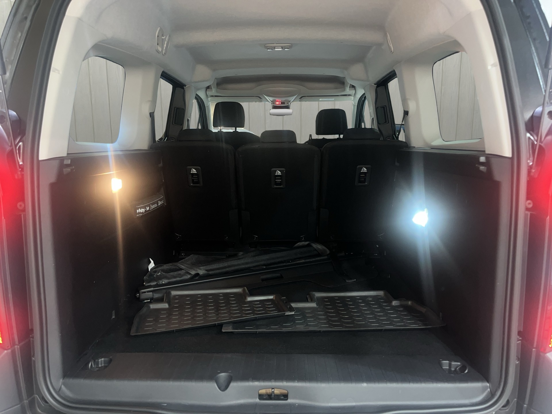 PEUGEOT Rifter Long 1.5 BlueHDi GT EAT8-image-12