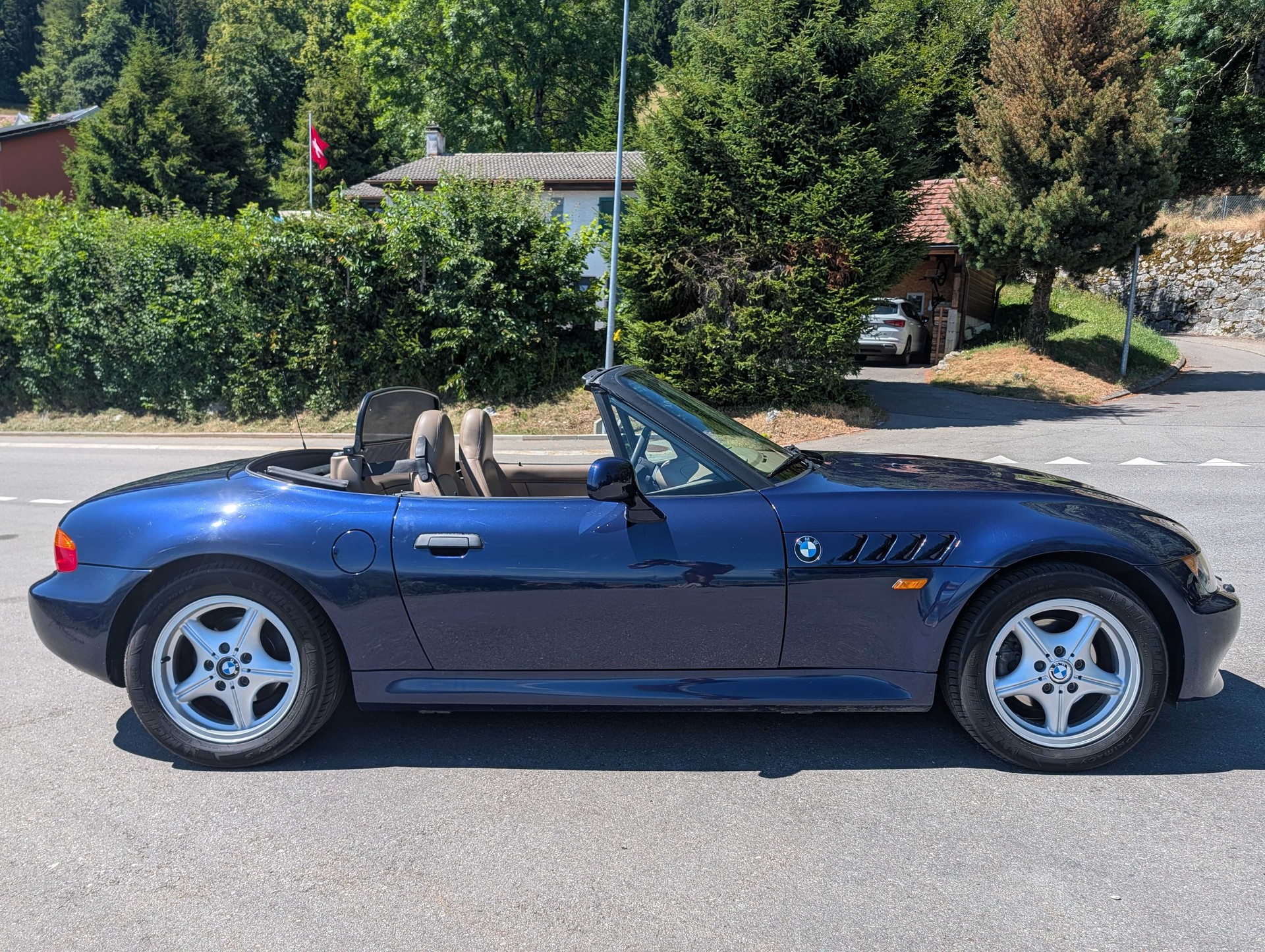 BMW Z3 1.9-image-1