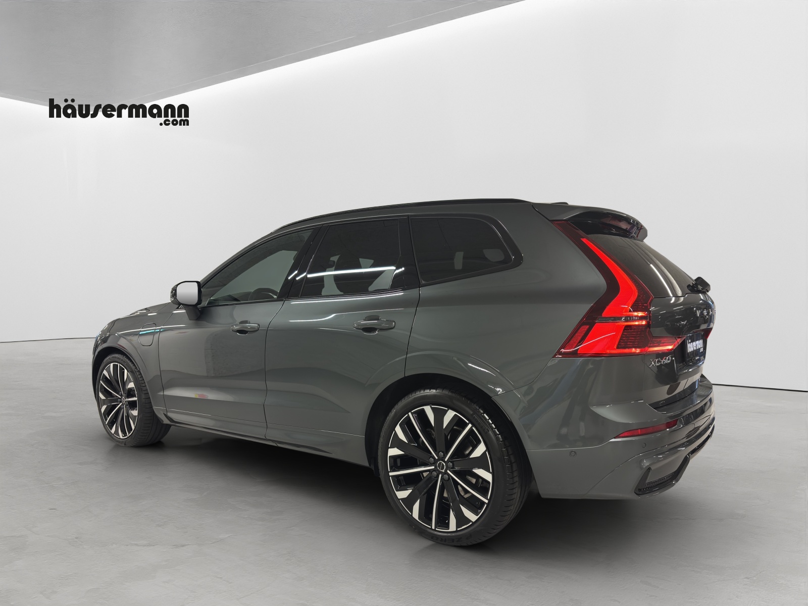 VOLVO XC60 2.0 T8 TE Ultra Dark eAWD-showroom-element-2