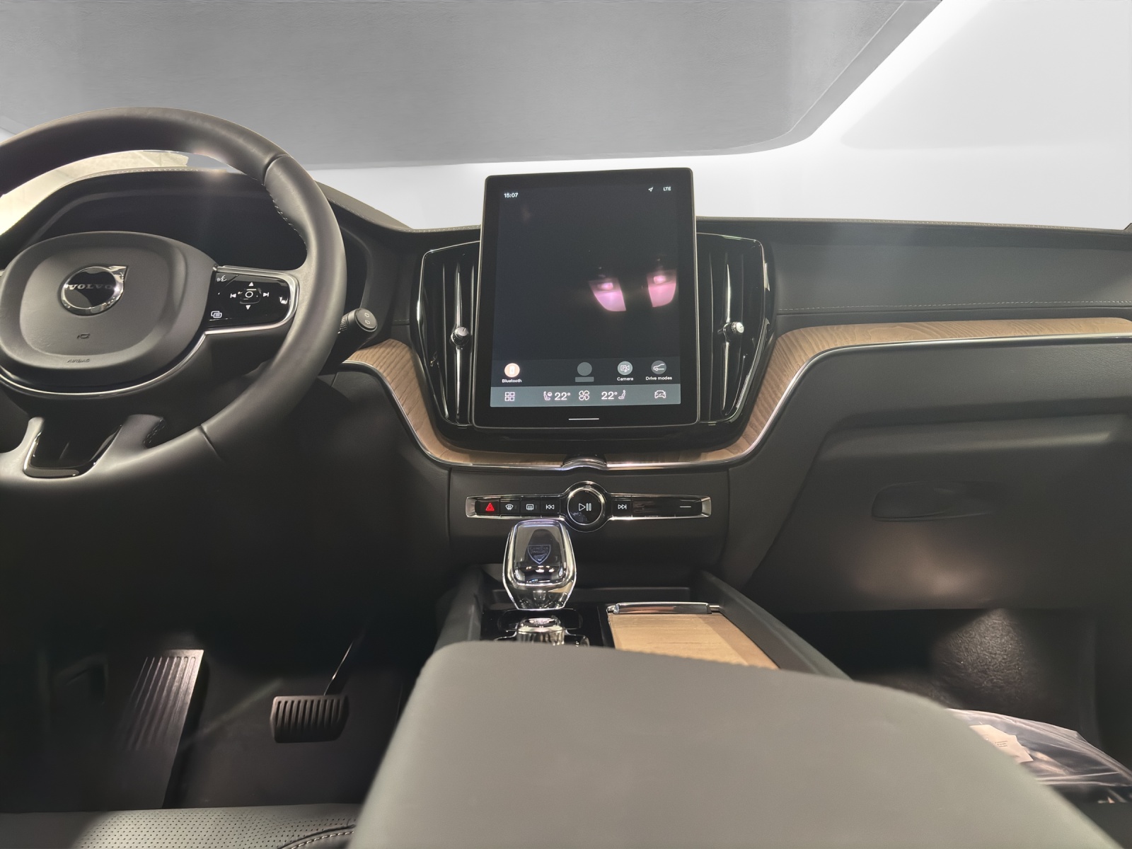 VOLVO XC60 2.0 T8 TE Ultra Dark eAWD-image-8