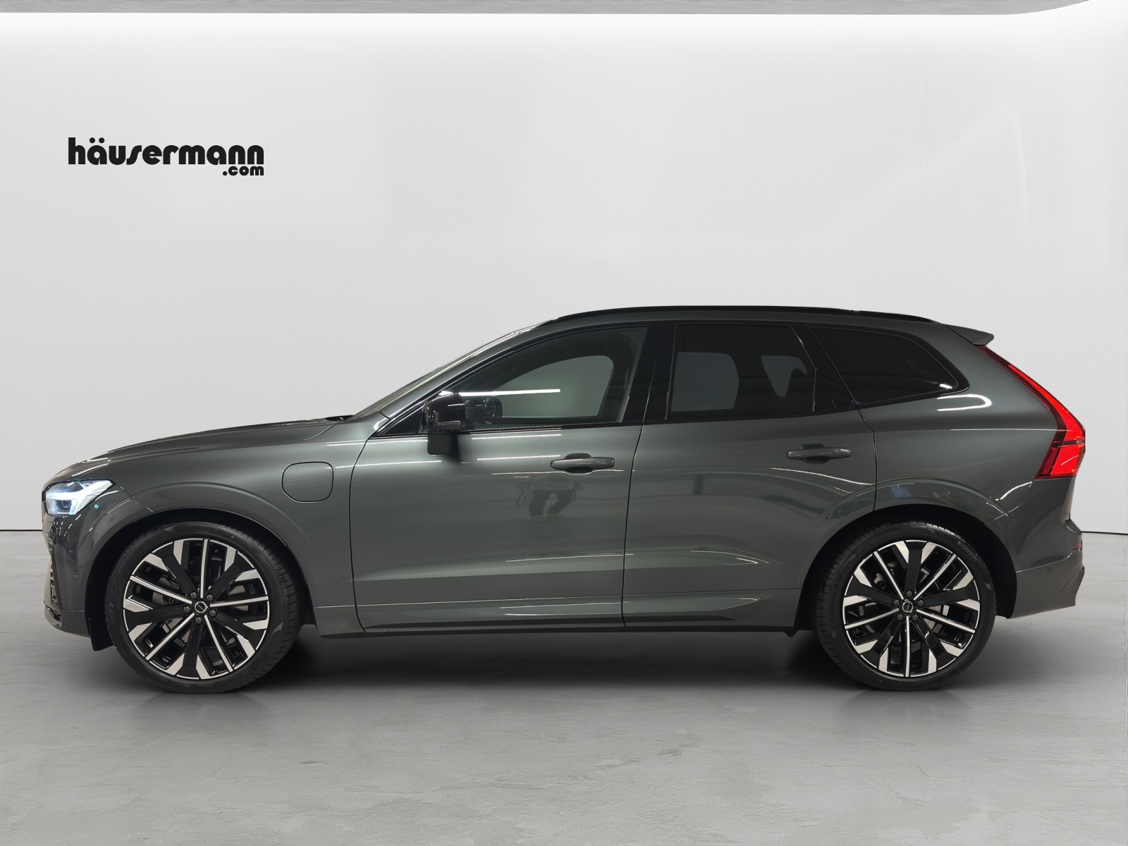 VOLVO XC60 2.0 T8 TE Ultra Dark eAWD-showroom-element-1