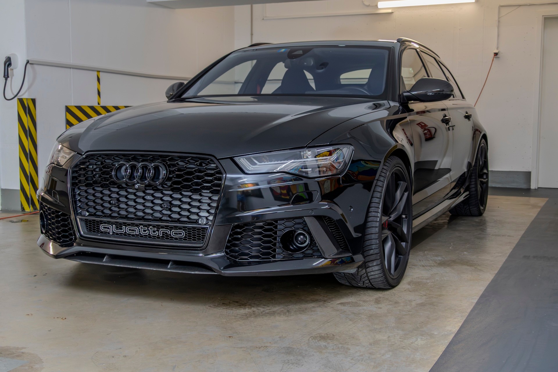 AUDI AUDI RS6 Avant 4.0 TFSI V8 performance quattro | Frisch MFK | Service-image-3