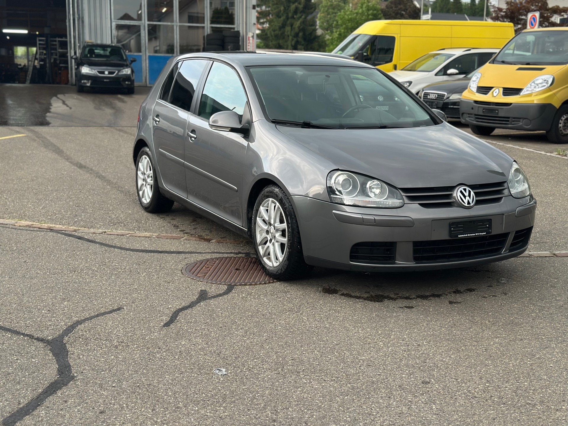 VW Golf 2.0 TDI Sportline 4Motion-showroom-element-3