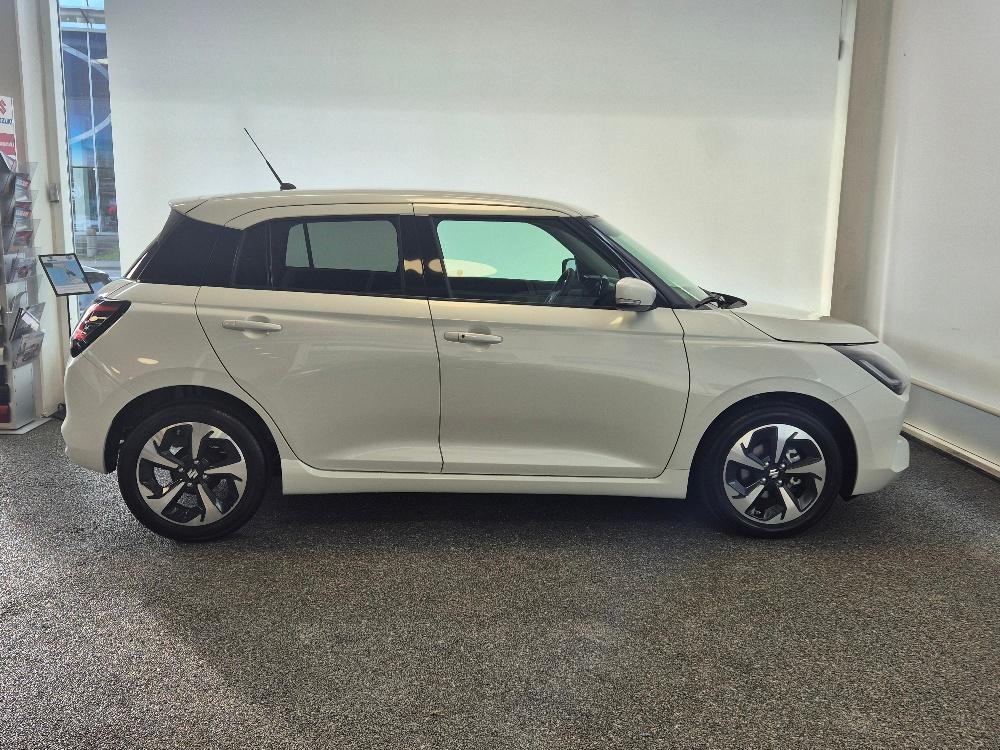 SUZUKI Swift 1.2 Compact Top Hybrid-showroom-element-2