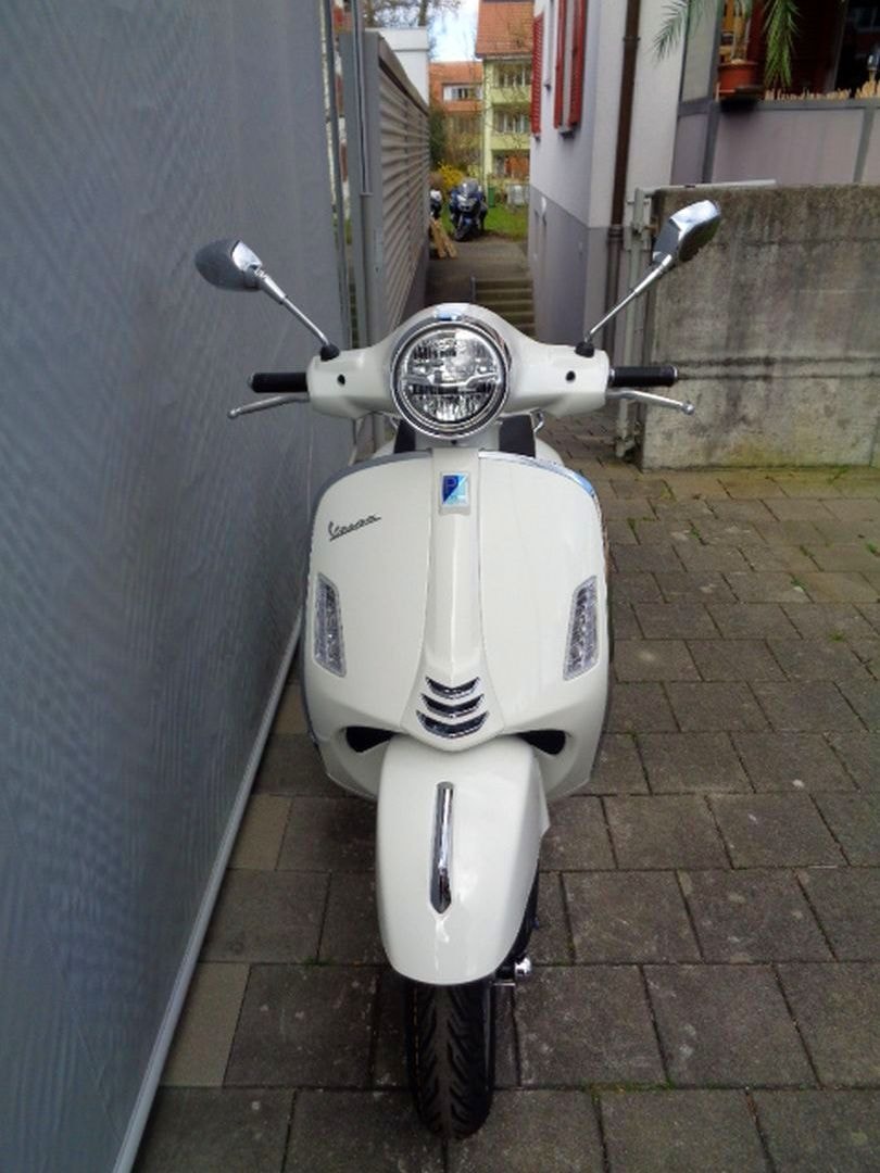 PIAGGIO VESPA GTS 125 RST-image-2