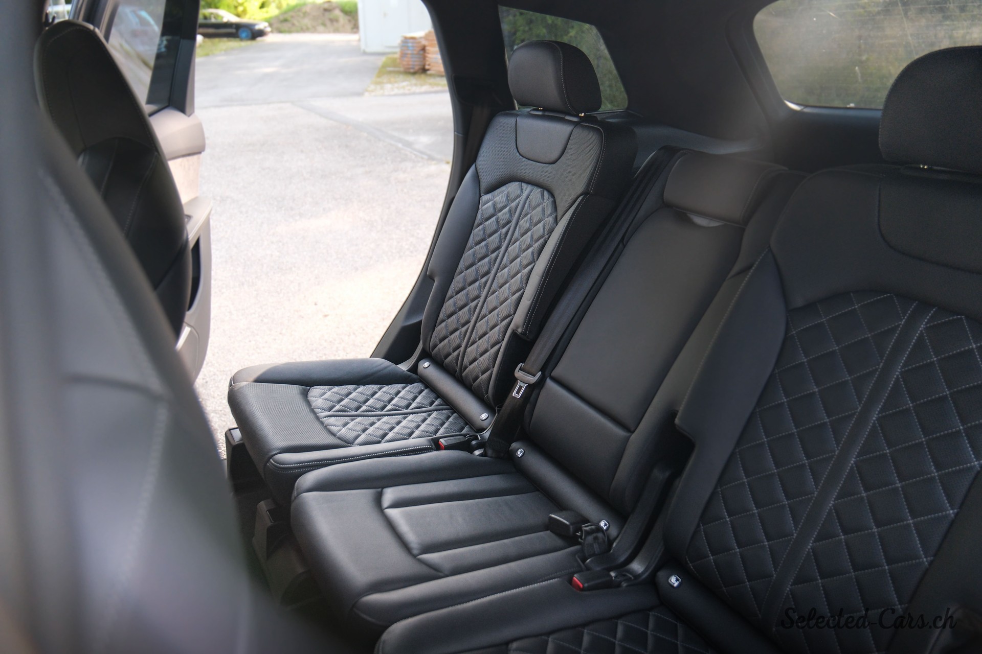 AUDI SQ7 TFSI quattro tiptronic-image-9