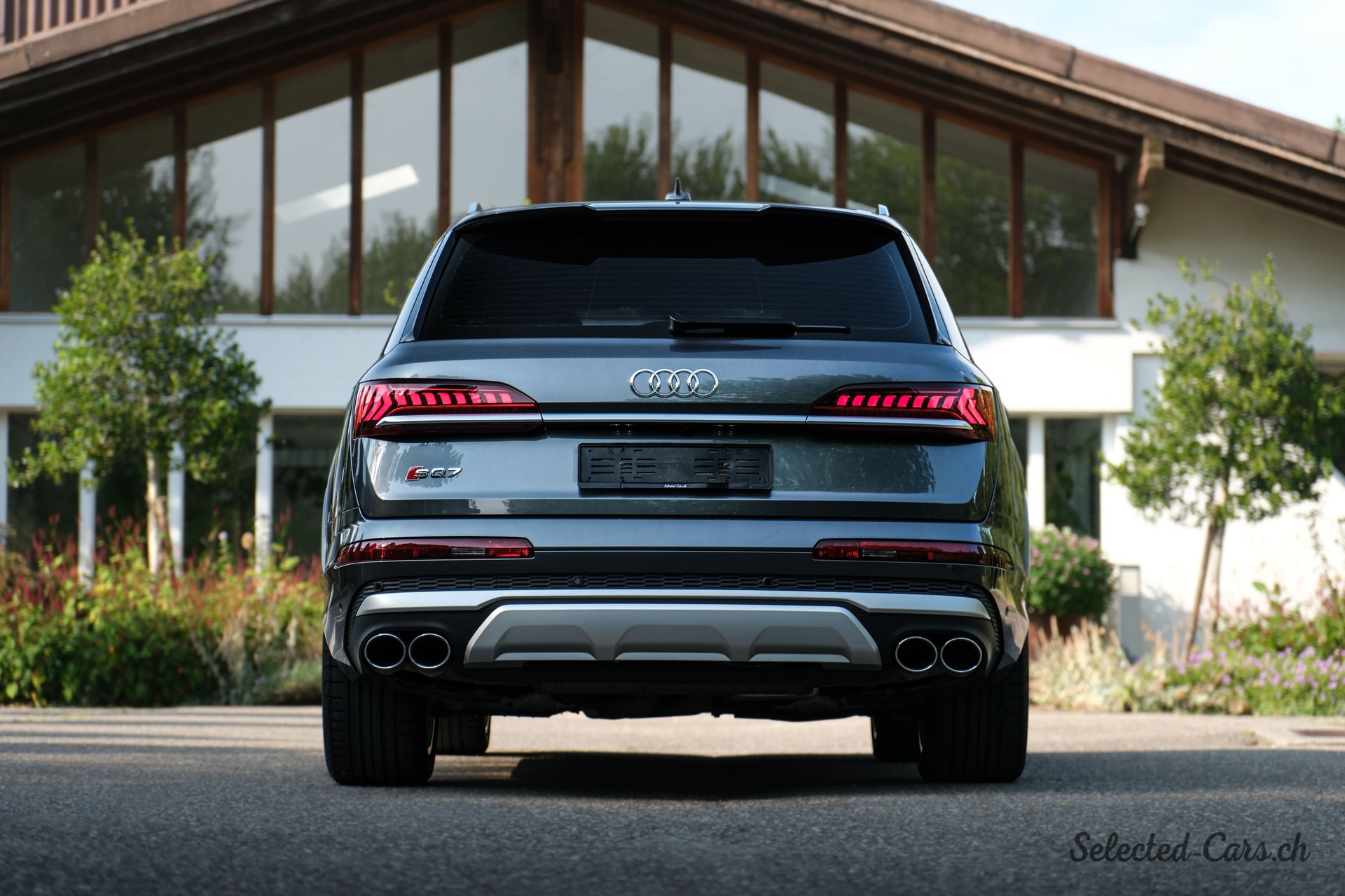 AUDI SQ7 TFSI quattro tiptronic-image-2