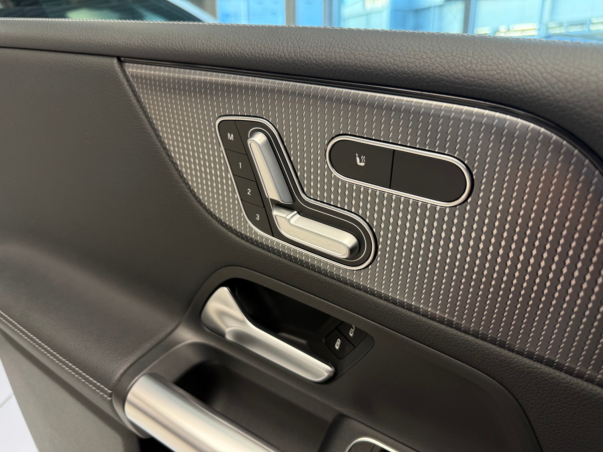 MERCEDES-BENZ B 200 Progressive 7G-DCT-image-18
