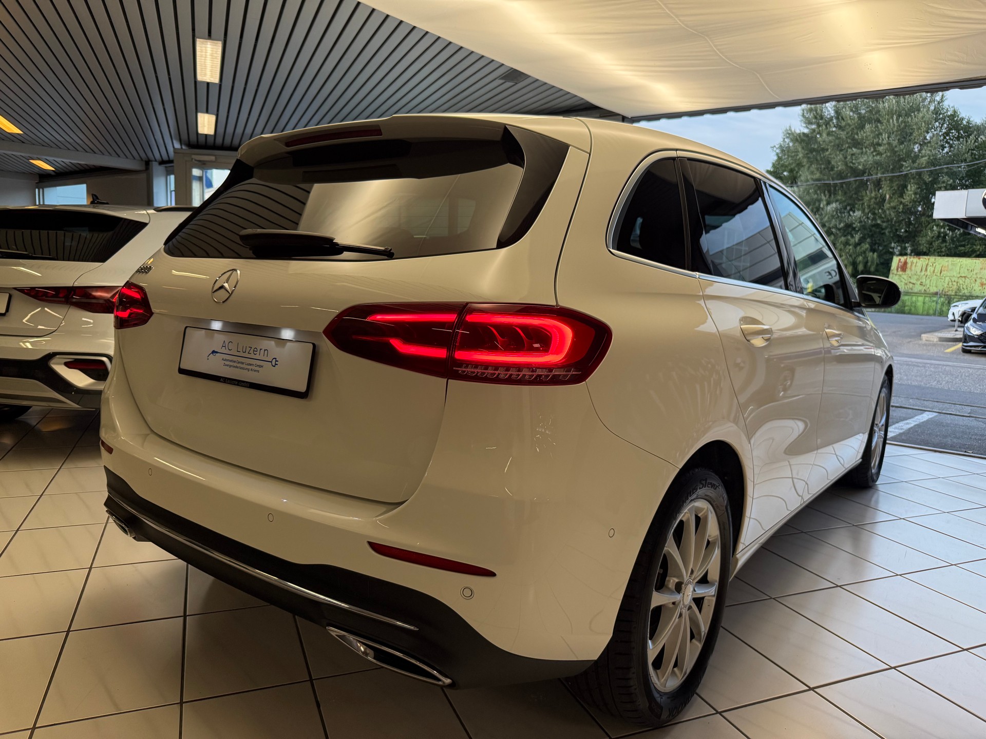 MERCEDES-BENZ B 200 Progressive 7G-DCT-showroom-element-2