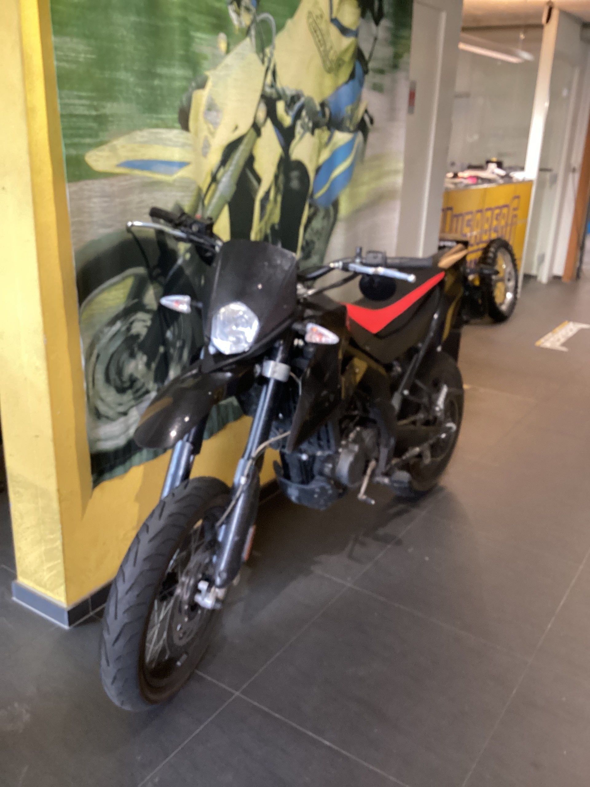 APRILIA SX 125-image-2