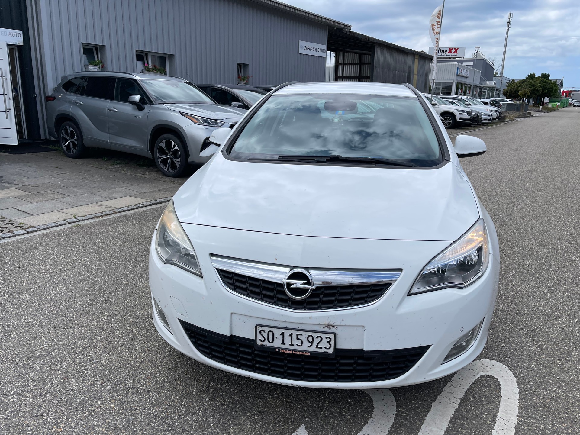OPEL Astra SportsTourer 2.0 CDTi Enjoy-image-2