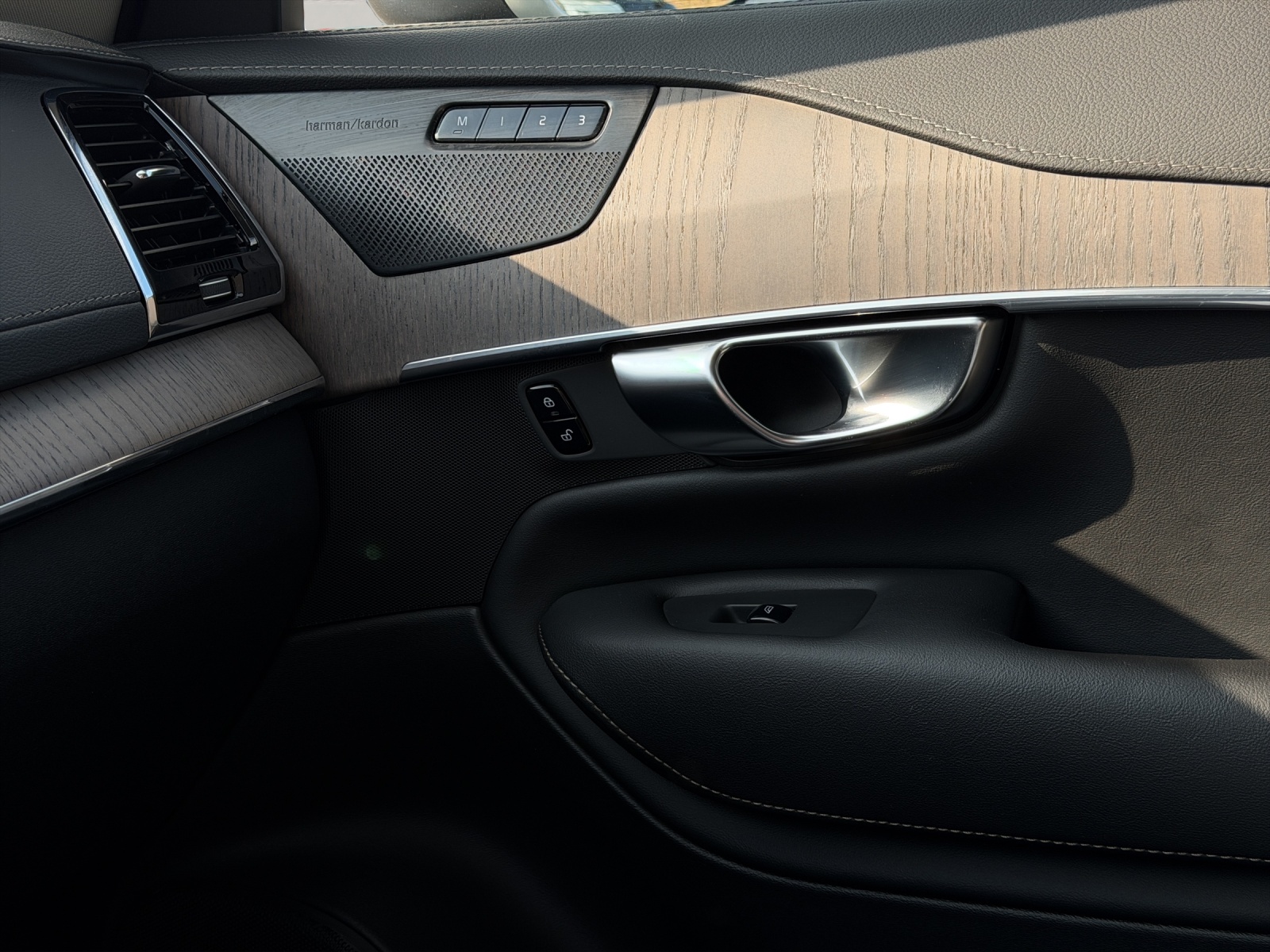 VOLVO XC90 2.0 T8 TE Inscription 7P. eAWD-image-16