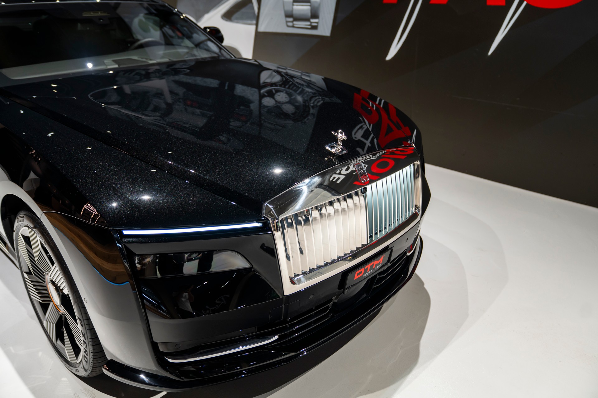 ROLLS-ROYCE Spectre-image-6