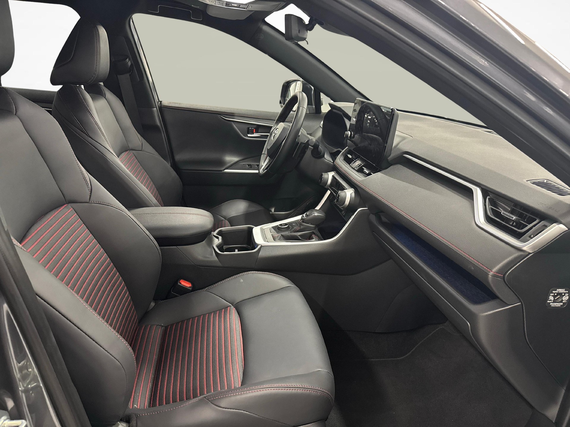 TOYOTA RAV4 2.5 Plug-In-Hybrid Premium-image-9