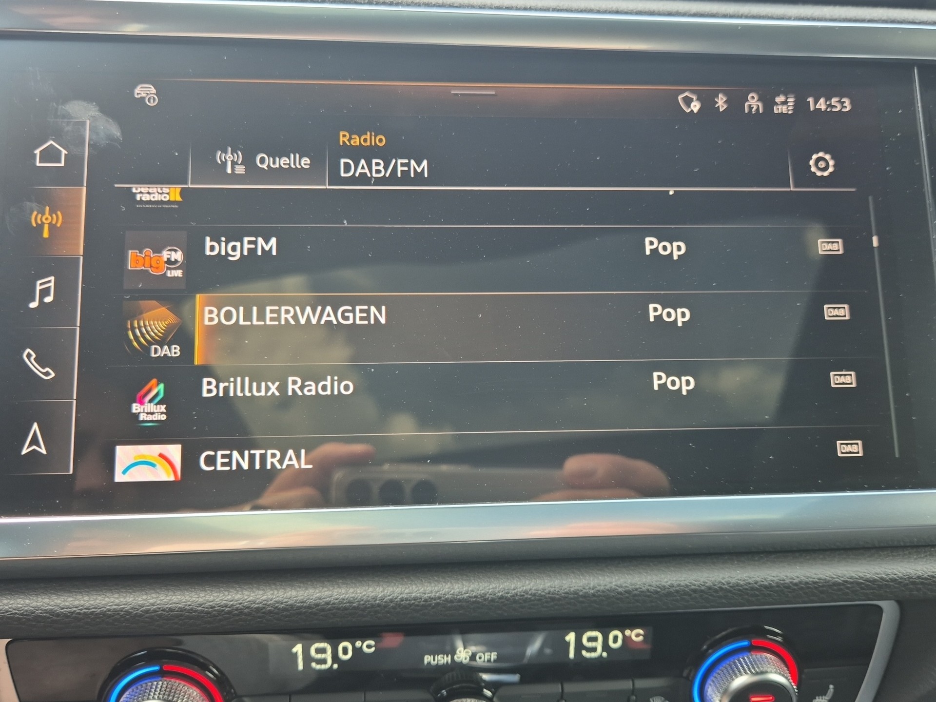 AUDI RS Q3 Sportback quattro S tronic-image-21