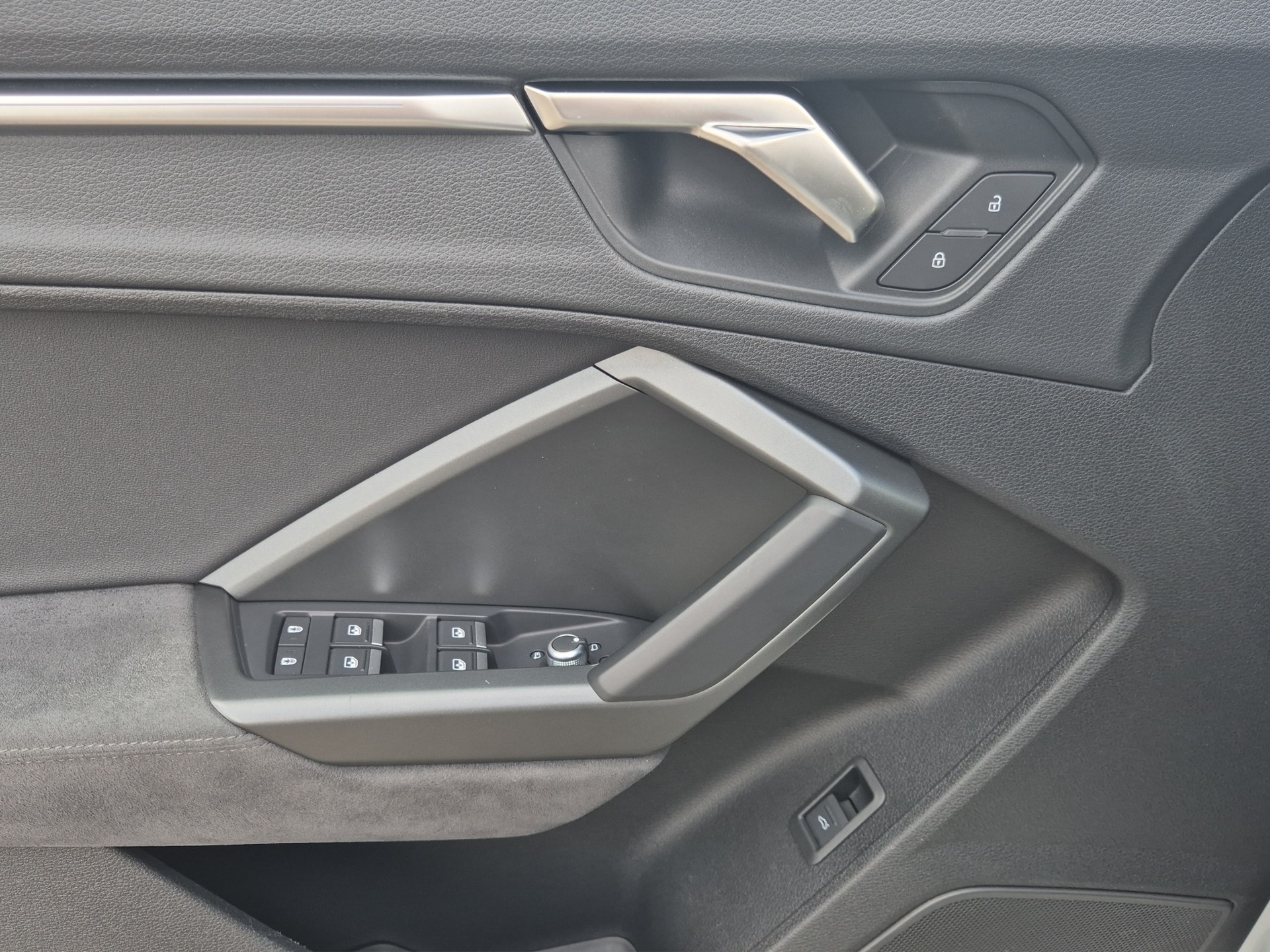 AUDI RS Q3 Sportback quattro S tronic-image-13