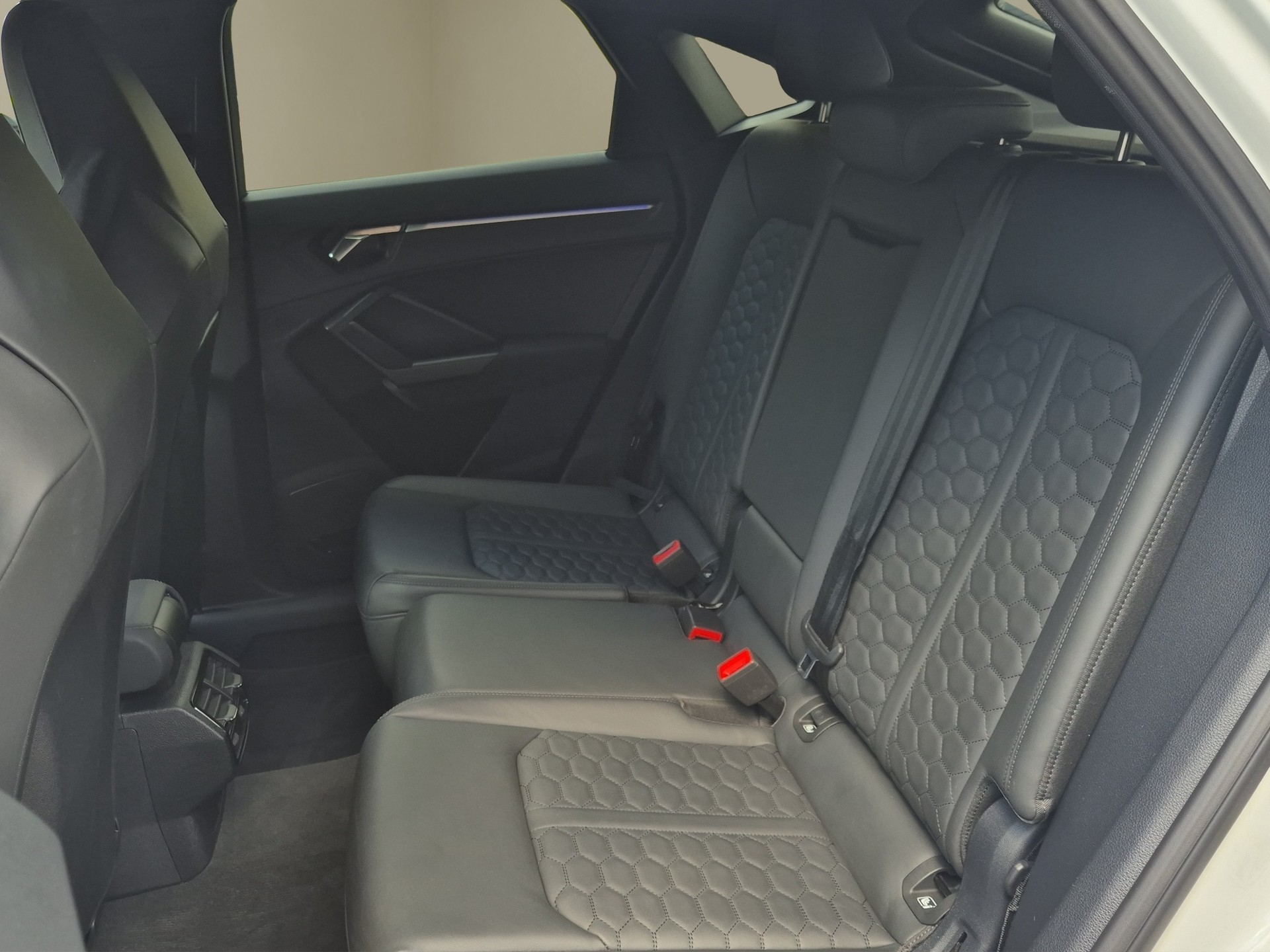 AUDI RS Q3 Sportback quattro S tronic-image-15