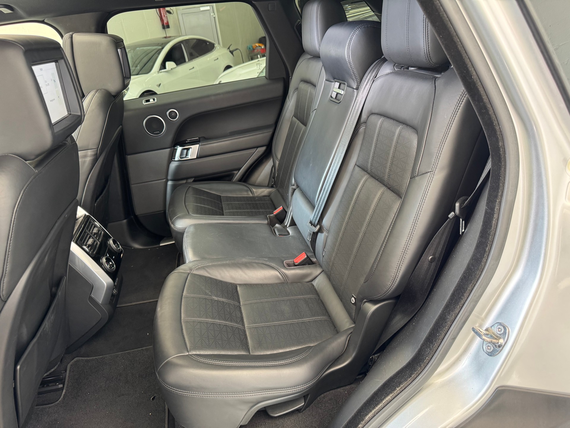 LAND ROVER Range Rover Sport 3.0 SDV6 HSE Dynamic Automatic-image-12