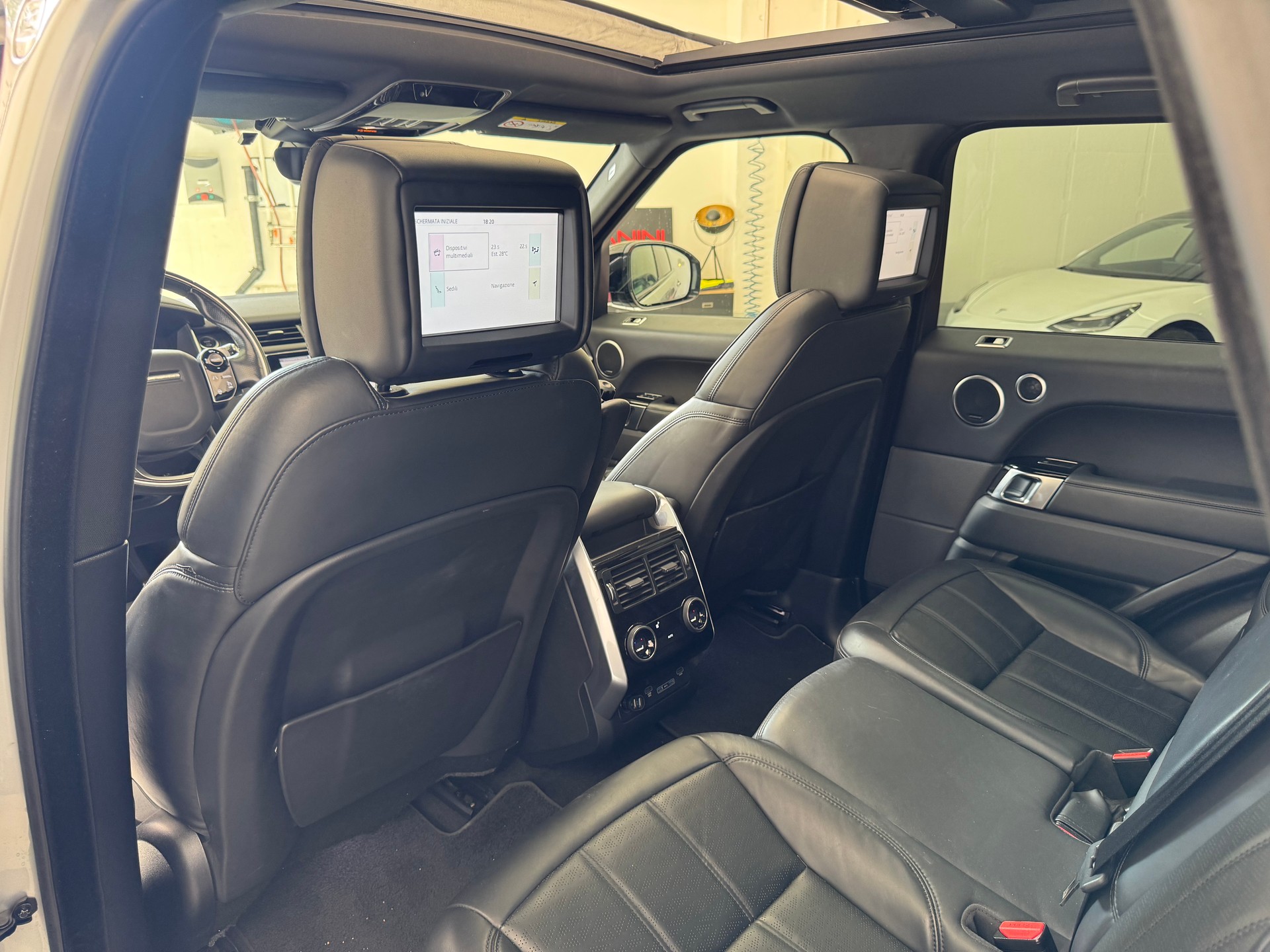 LAND ROVER Range Rover Sport 3.0 SDV6 HSE Dynamic Automatic-image-10
