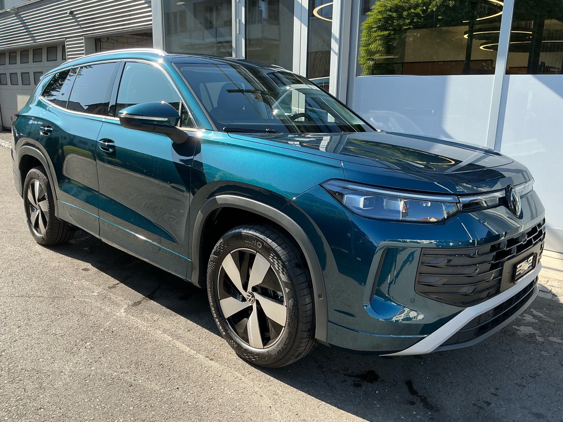 VW Tayron 1.5 TSI eHybrid 150 kW Life *** ANHÄNGERKUPPLUNG & 360° KAMERA ***-showroom-element-2