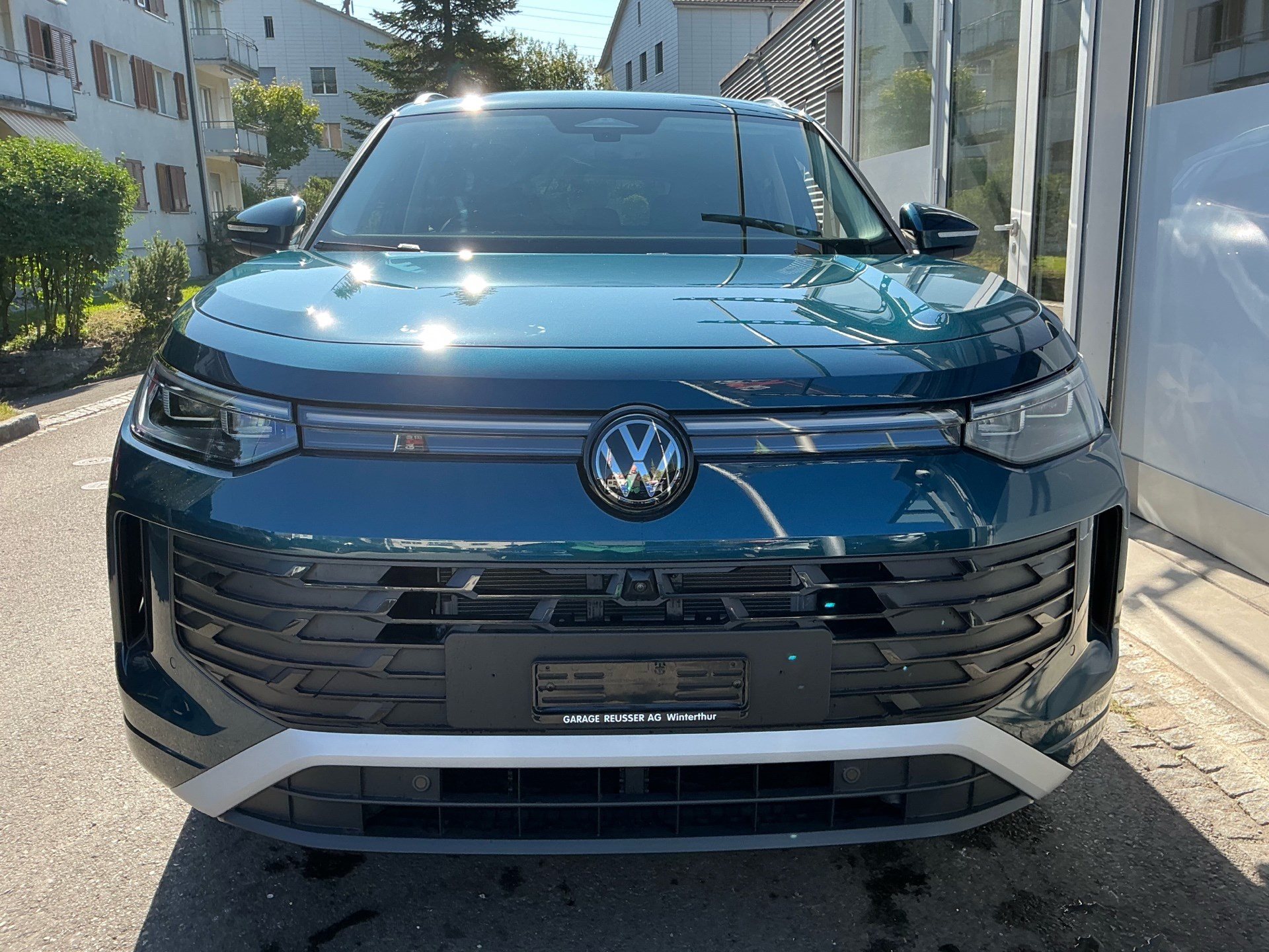 VW Tayron 1.5 TSI eHybrid 150 kW Life *** ANHÄNGERKUPPLUNG & 360° KAMERA ***-showroom-element-1