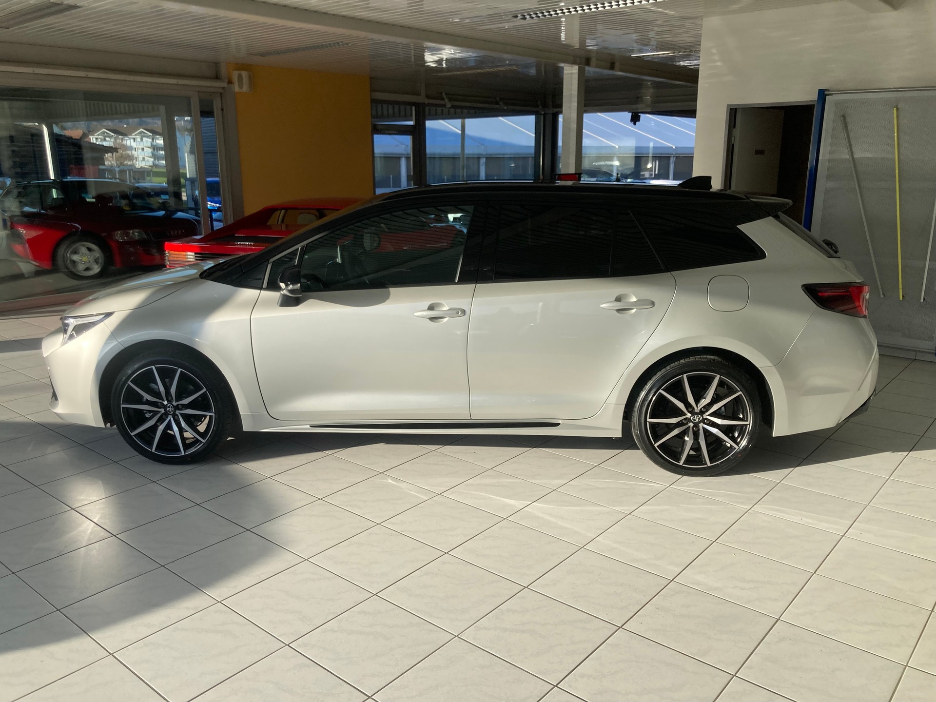 TOYOTA Corolla Touring Sports 2.0 HSD GR Sport e-CVT-image-7